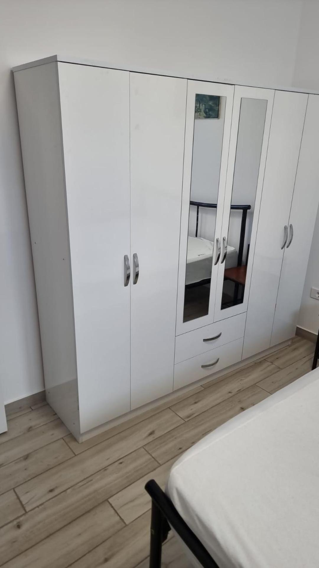 Apartment New Relax Flat - Apartament Relaxare - 4 People Bucharest