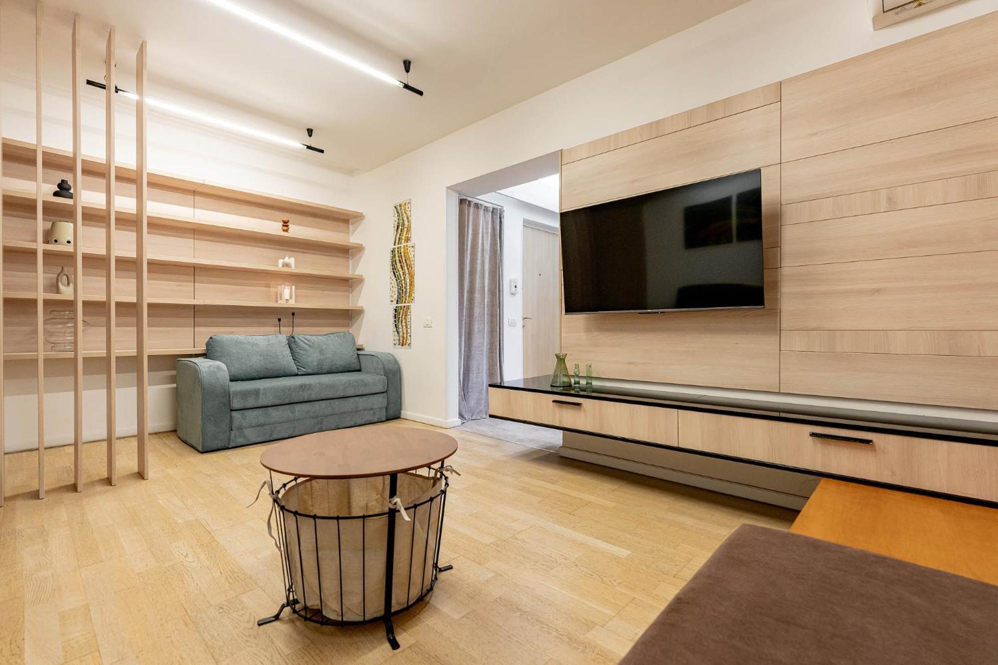 Downtown Wabi-sabi Loft Terrace&jacuzzi Old Town * Bucharest