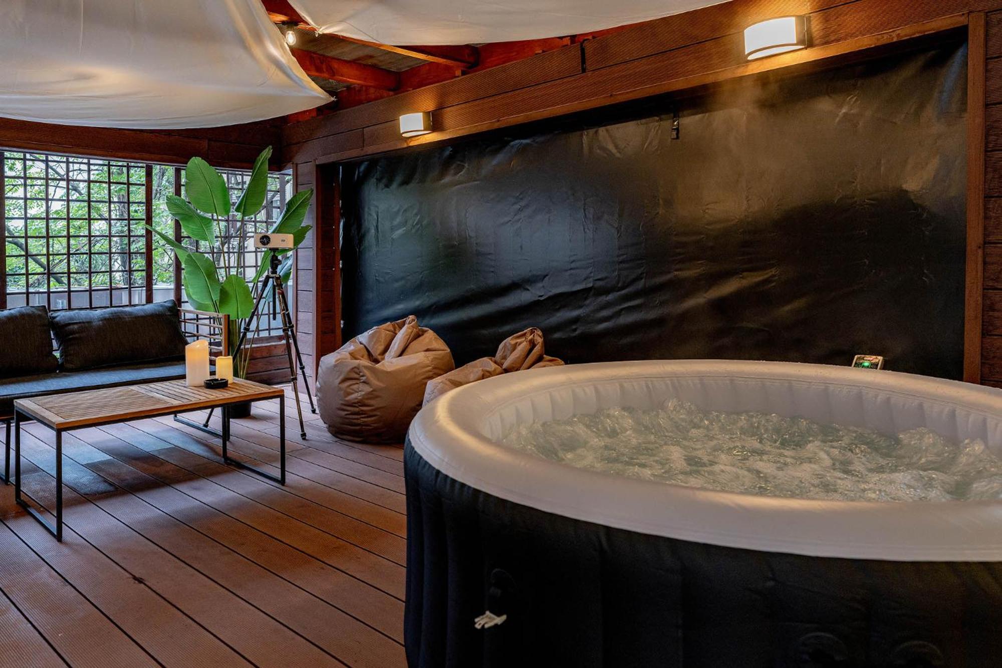 Apartment Downtown Wabi-sabi Loft Terrace&jacuzzi Old Town Bucharest