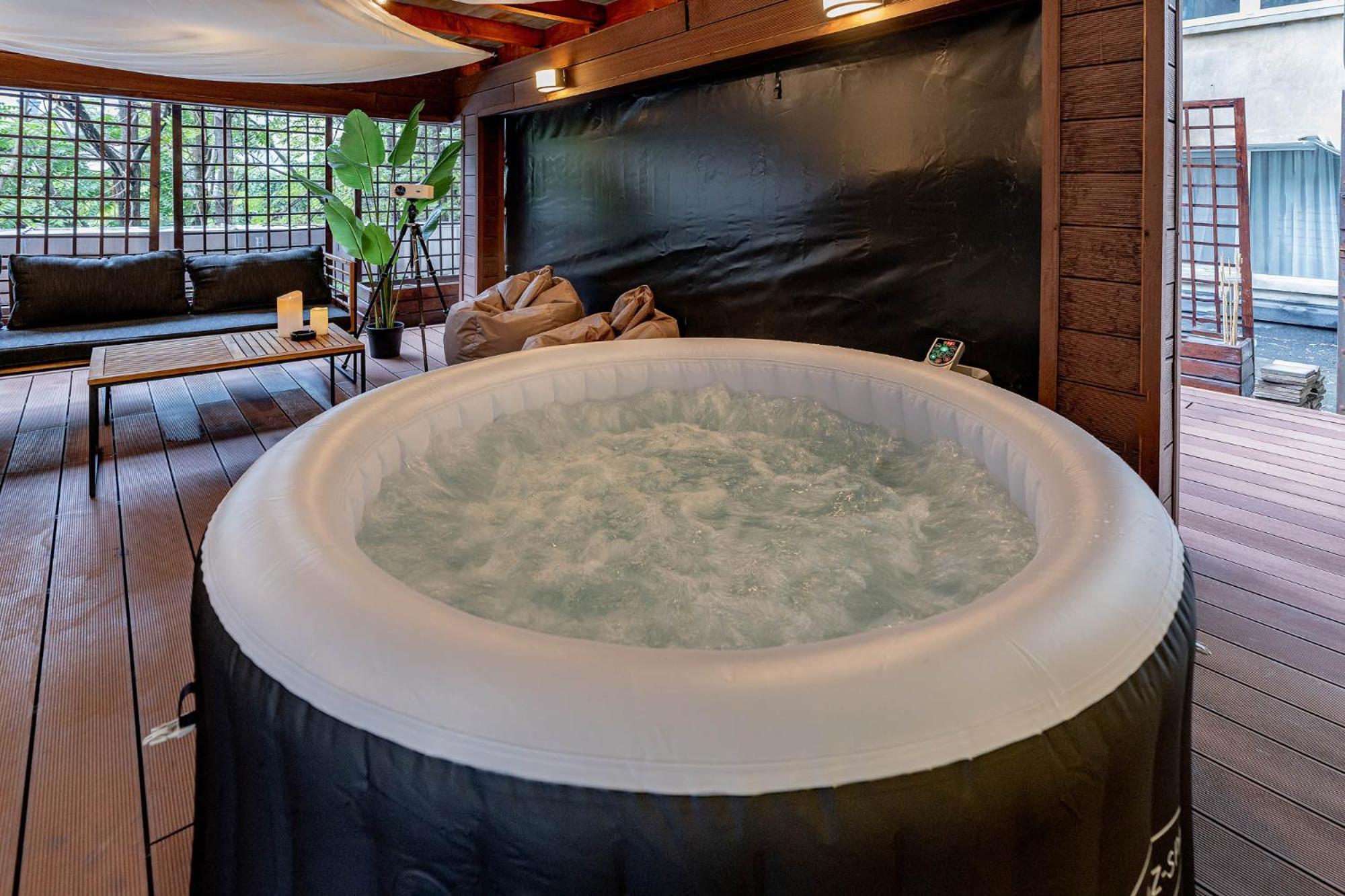 Downtown Wabi-sabi Loft Terrace&jacuzzi Old Town Apartment *