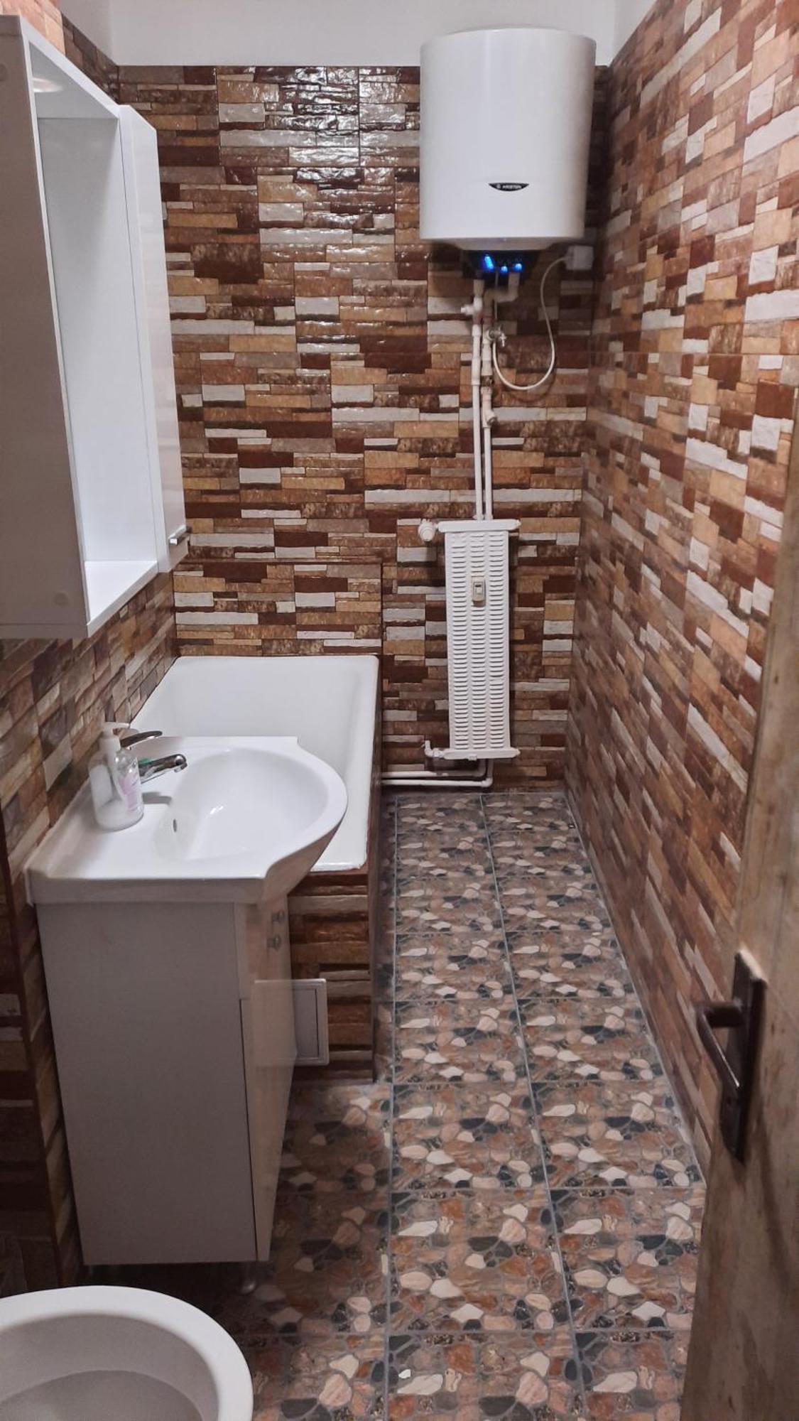 Lovely 1-room Unit, With Air Conditioning Apartment *
