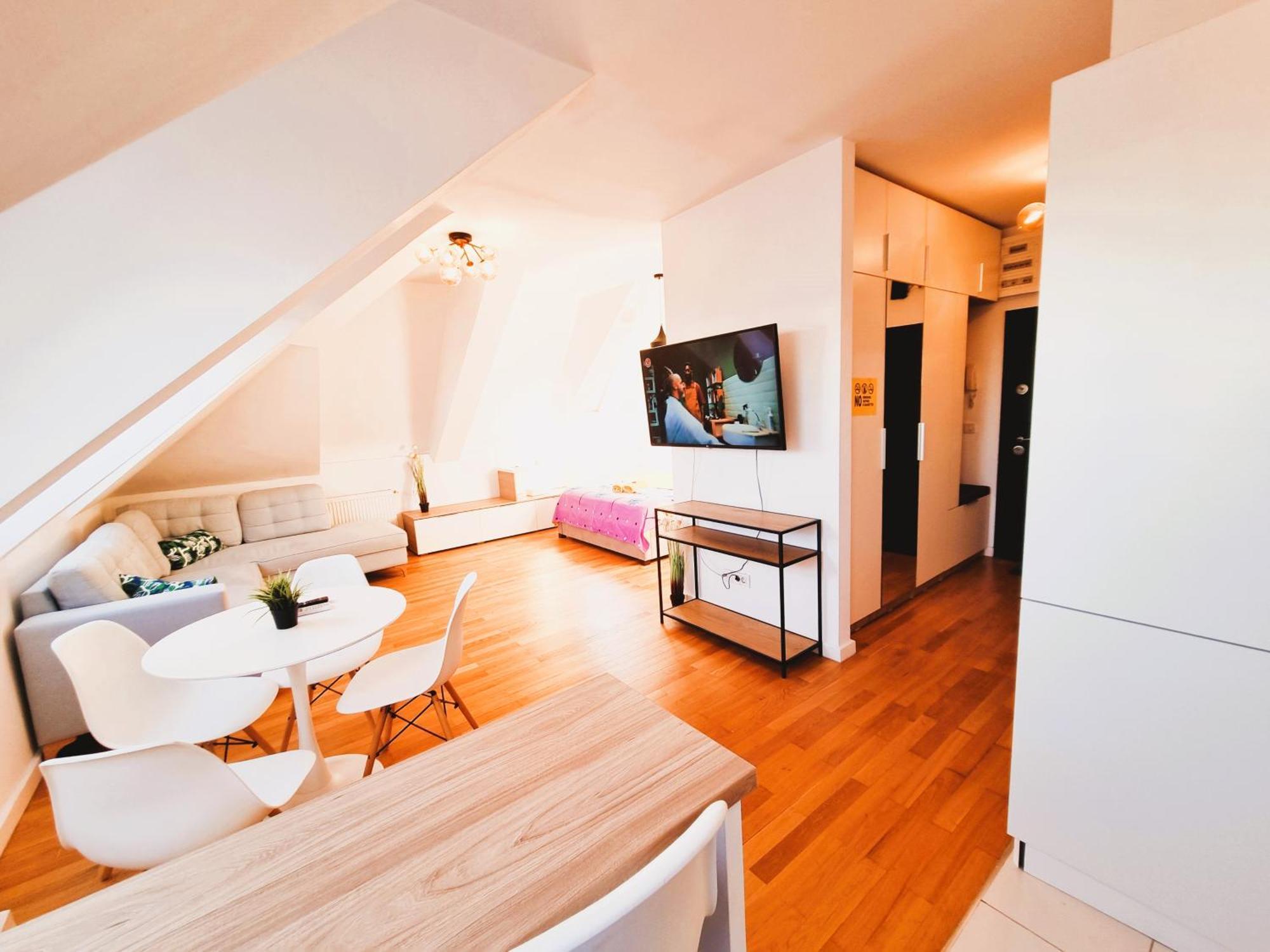 E Apartament