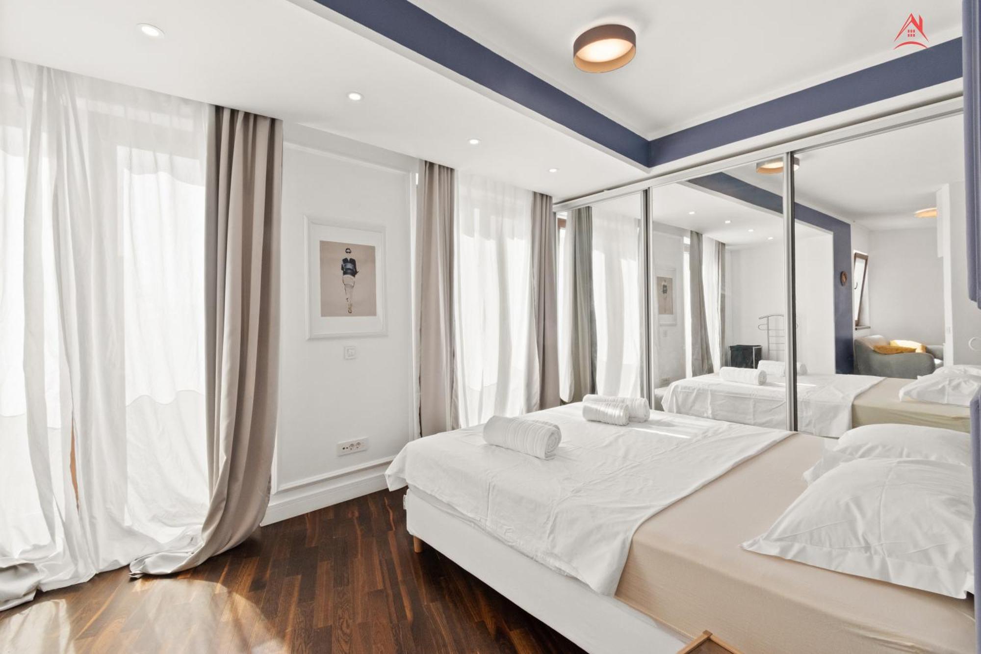 Italiana 18 With Fireplace And Grand Terrace Apartment Bucharest