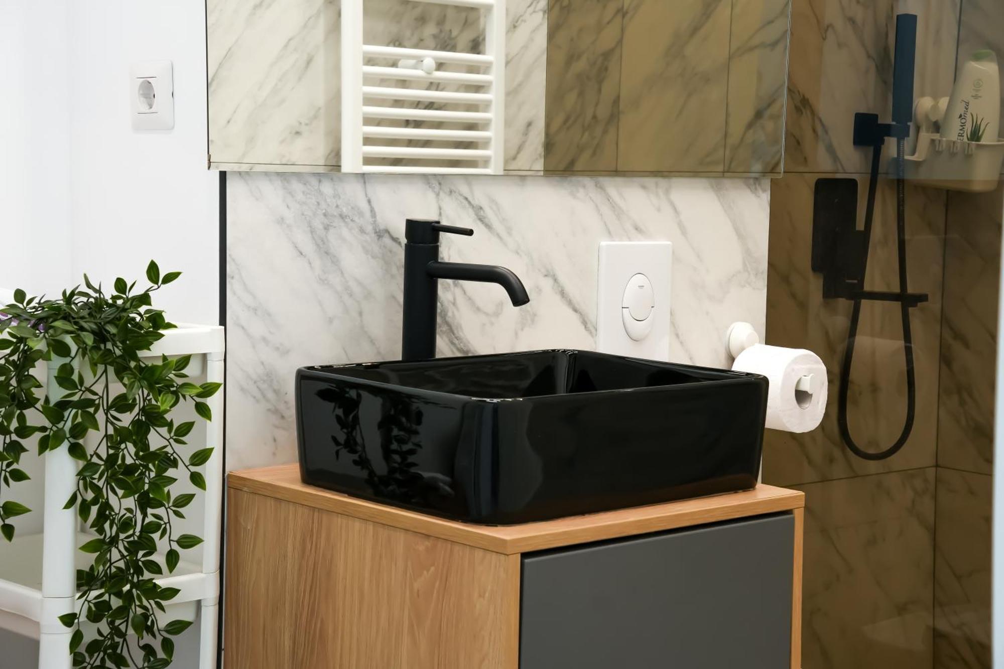 Apartment Sara - Stylish With Balcony Near Piata Obor Bucharest