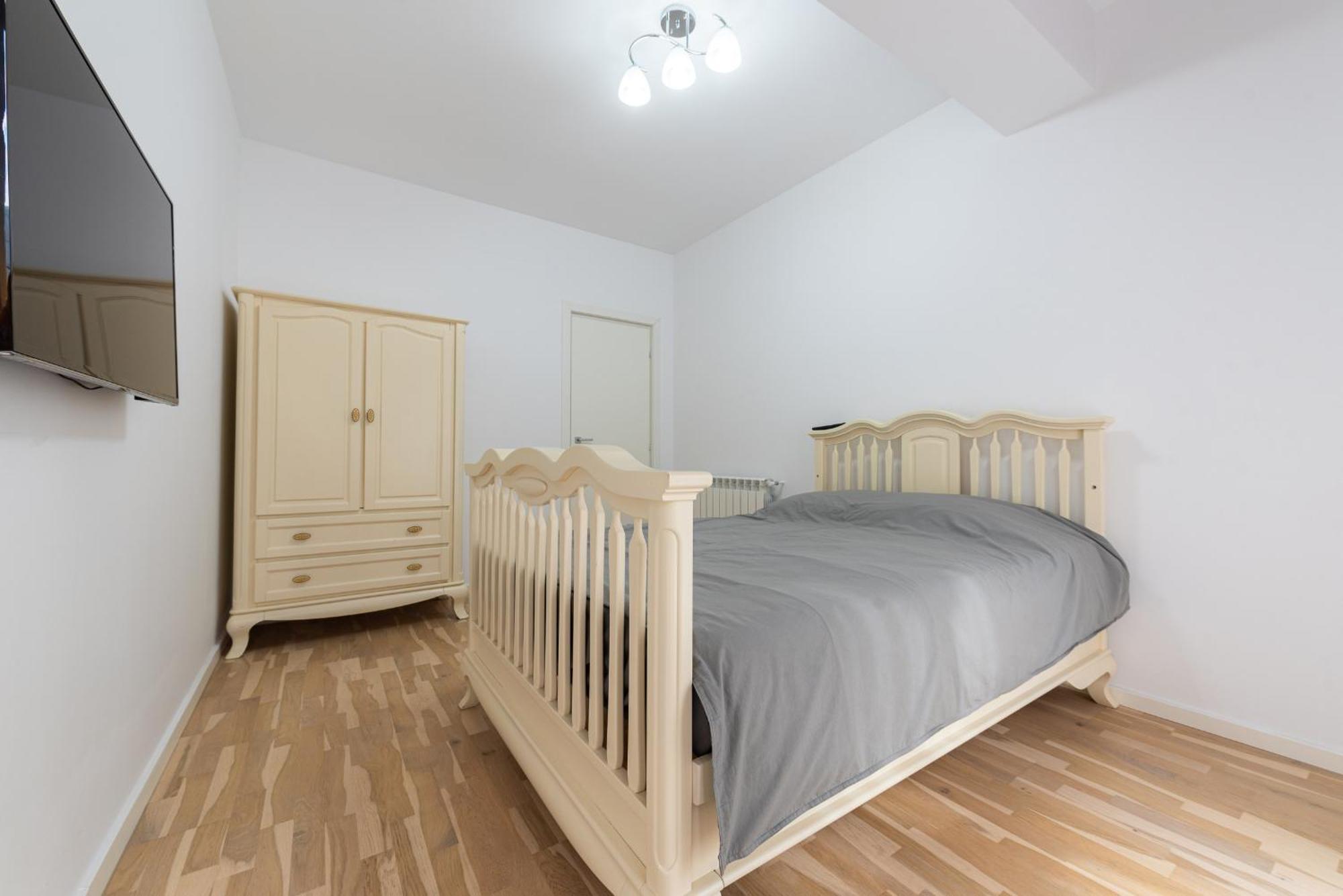 Ines - Modern 2br With Garden Views Apartment