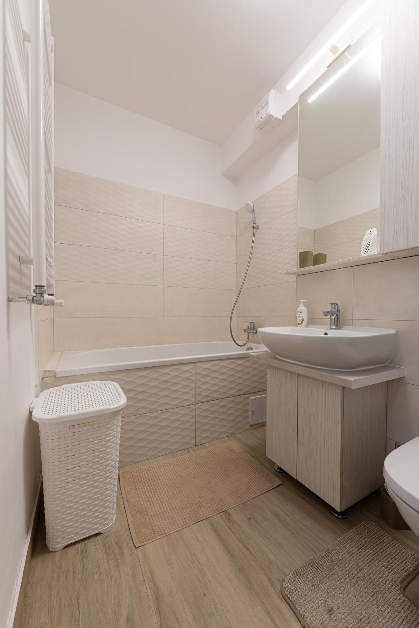 Ines - Modern 2br With Garden Views *