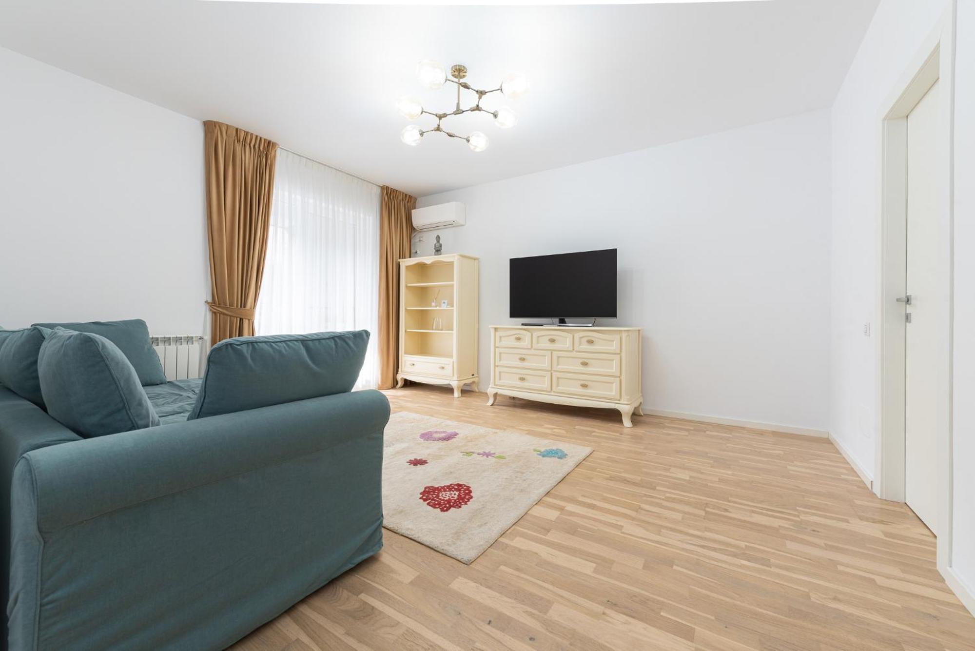 Ines - Modern 2br With Garden Views Apartment