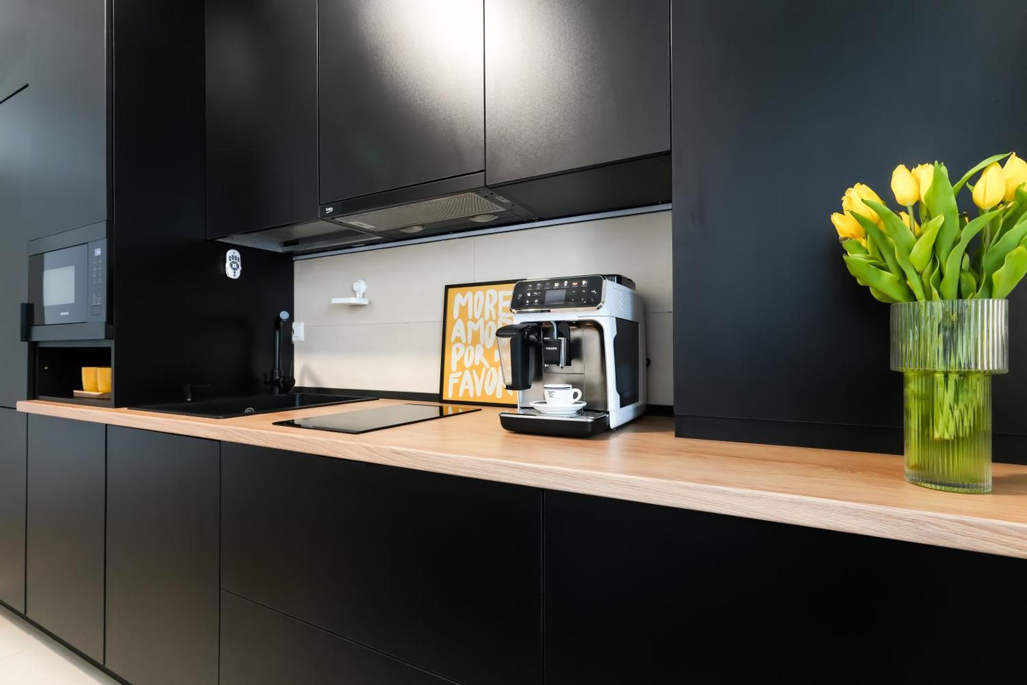 Apartment Ana - Cozy & Quiet With Balcony & Garden View