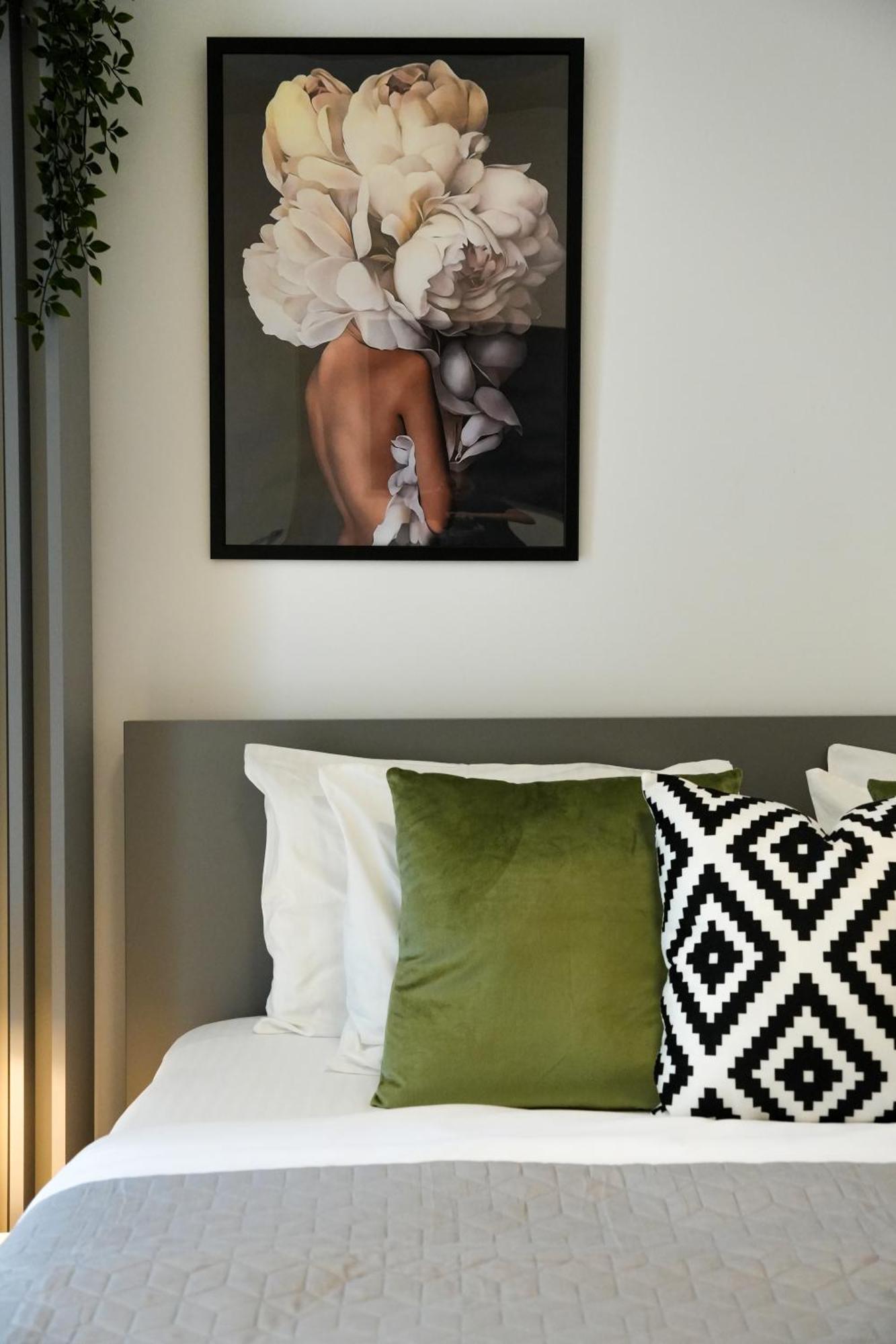 Ana - Cozy & Quiet With Balcony & Garden View Bucharest