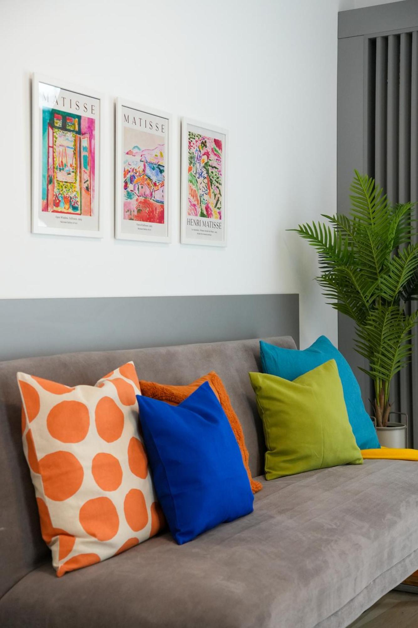 Apartment Ana - Cozy & Quiet With Balcony & Garden View Bucharest