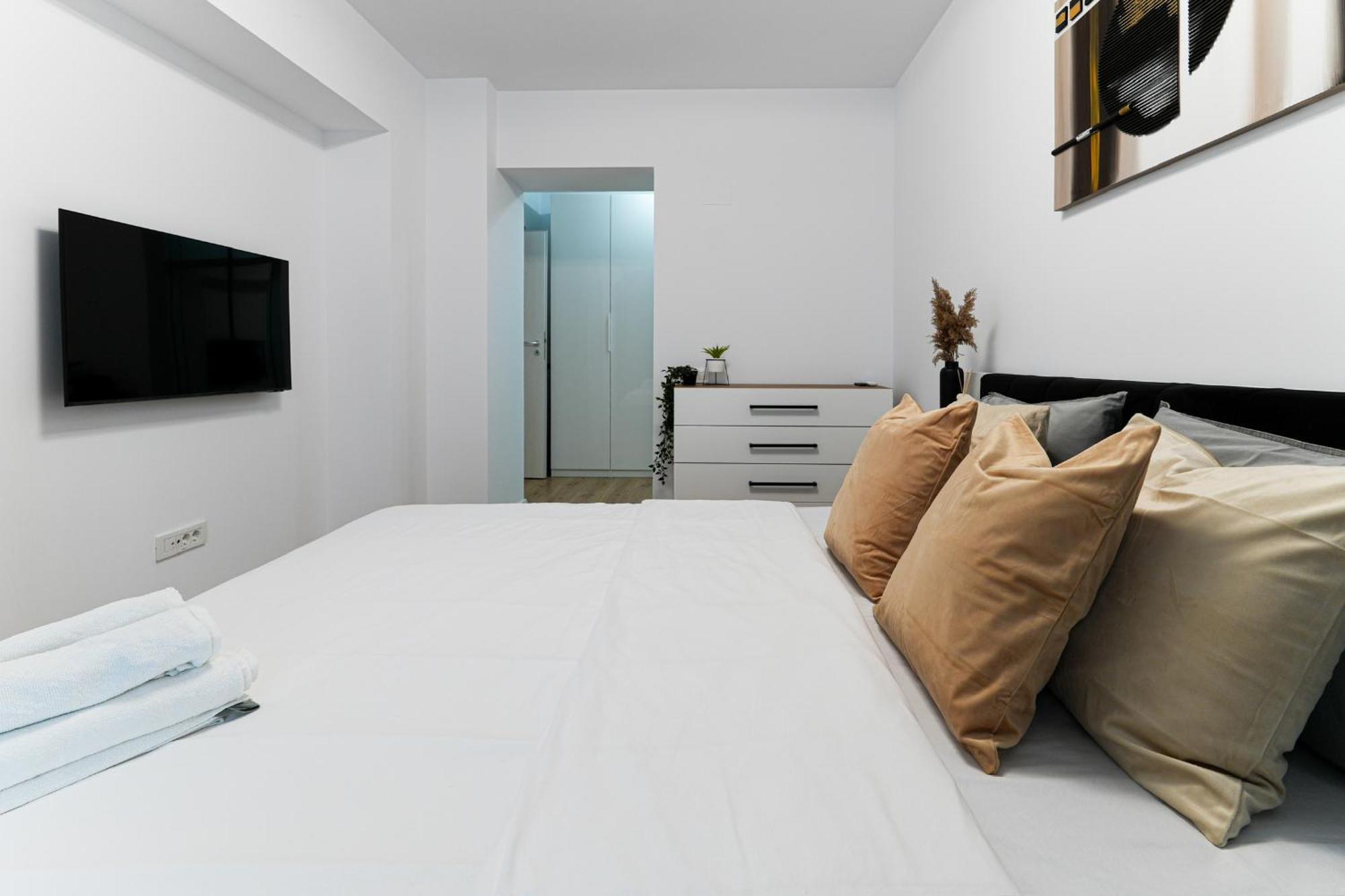 Apartamento Sandra - Park-view With Balcony & Parking *