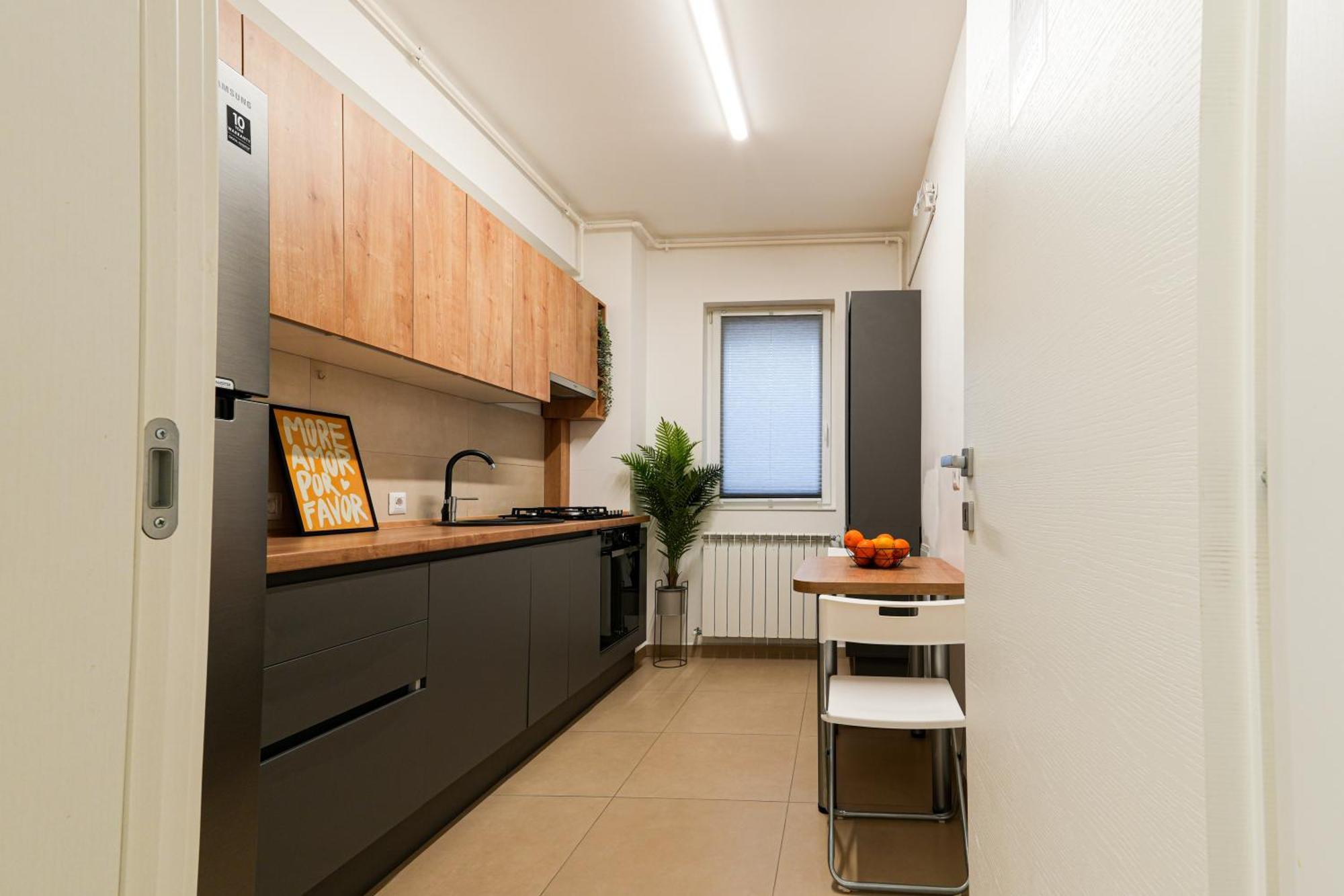 Apartment Alesia - Lovely With Parking Near Veranda Mall Bucharest
