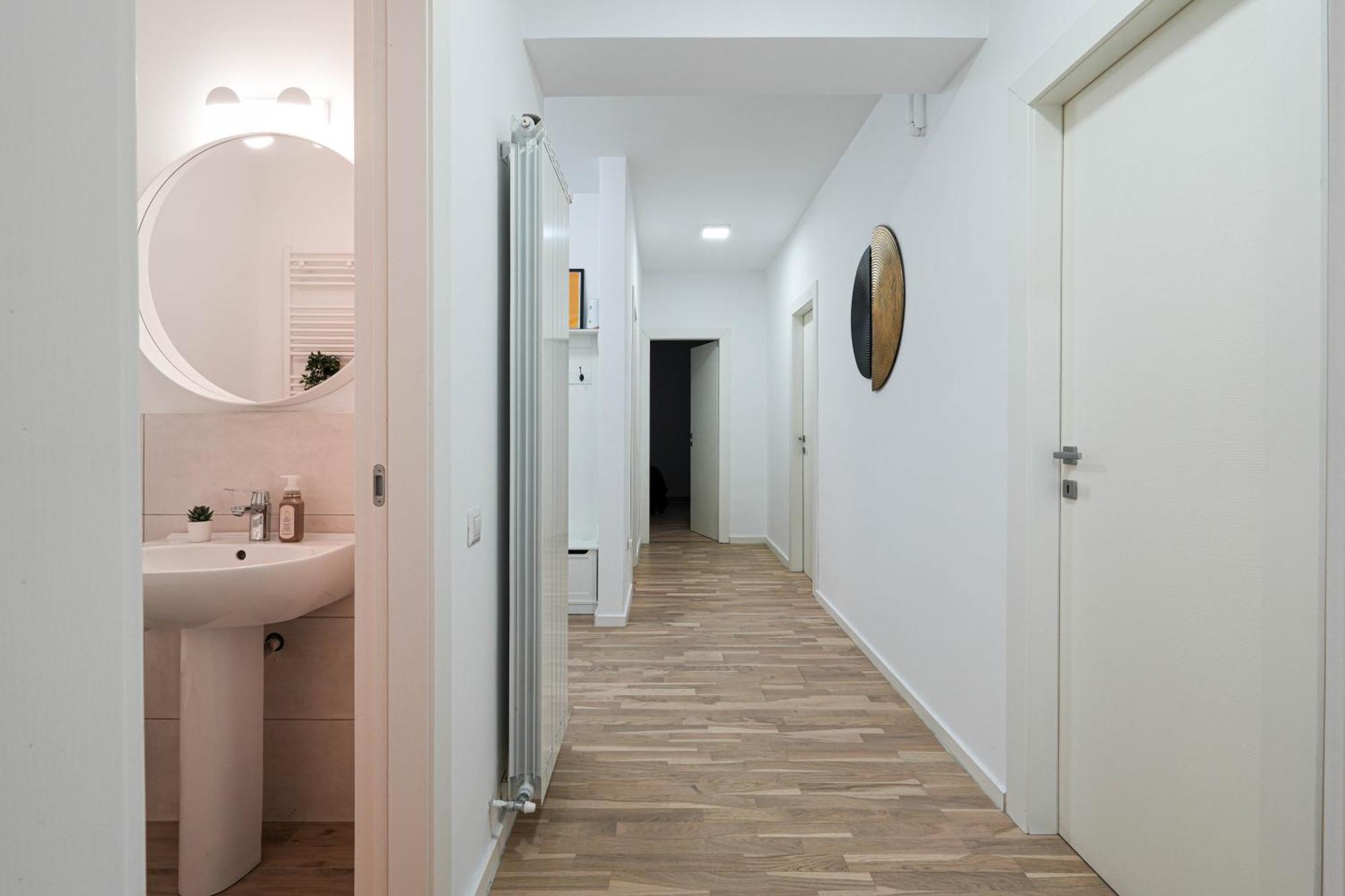 Gabi - Chic With Parking Close To Veranda Mall Apartament
