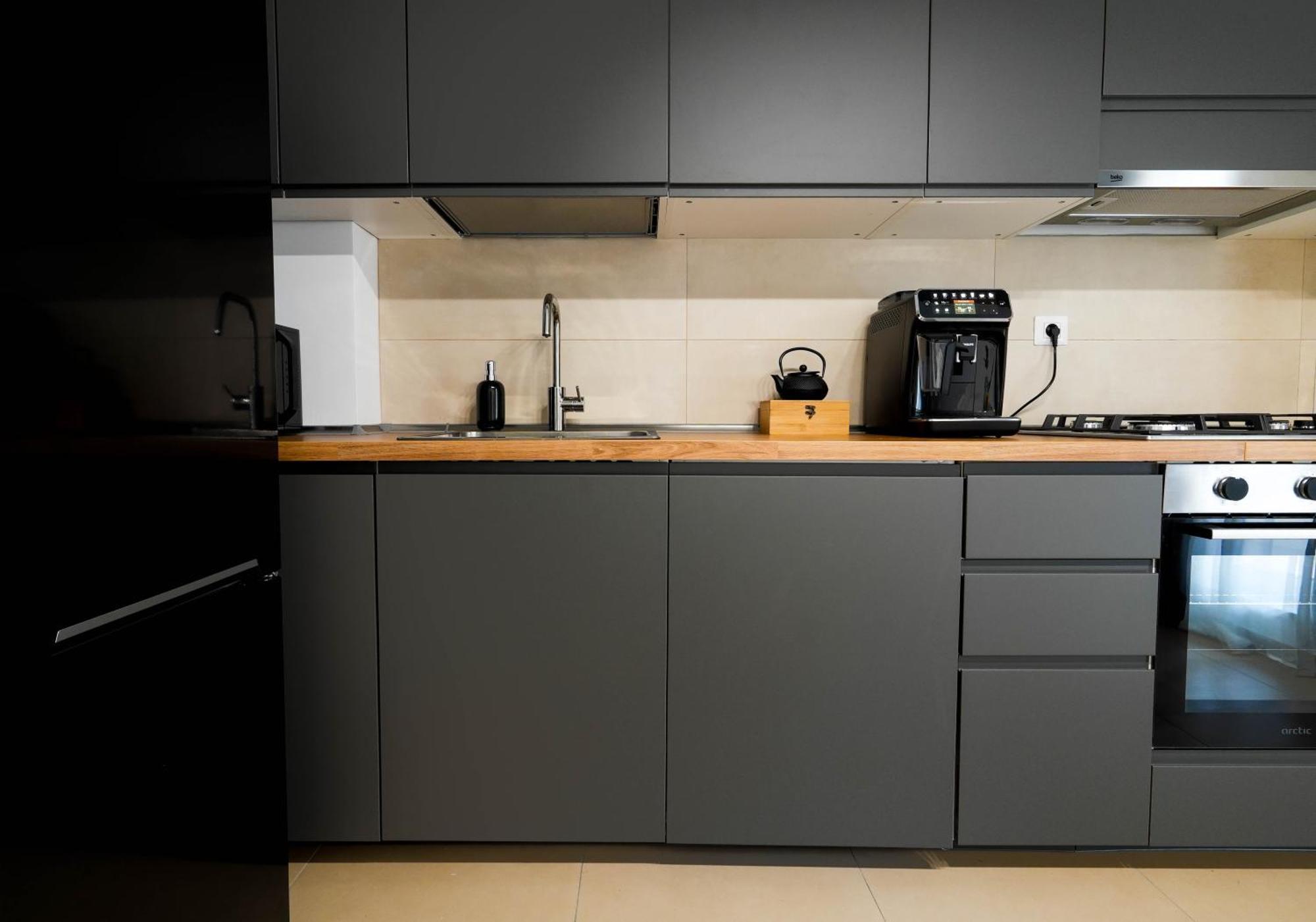 Gabi - Chic With Parking Close To Veranda Mall Apartament