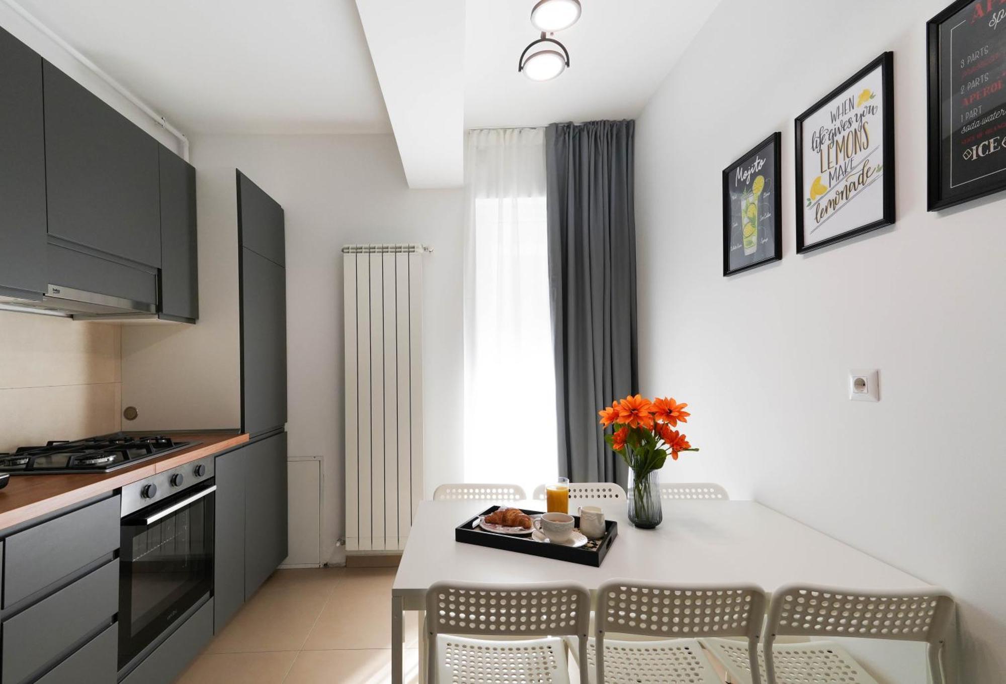 Gabi - Chic With Parking Close To Veranda Mall Apartament *