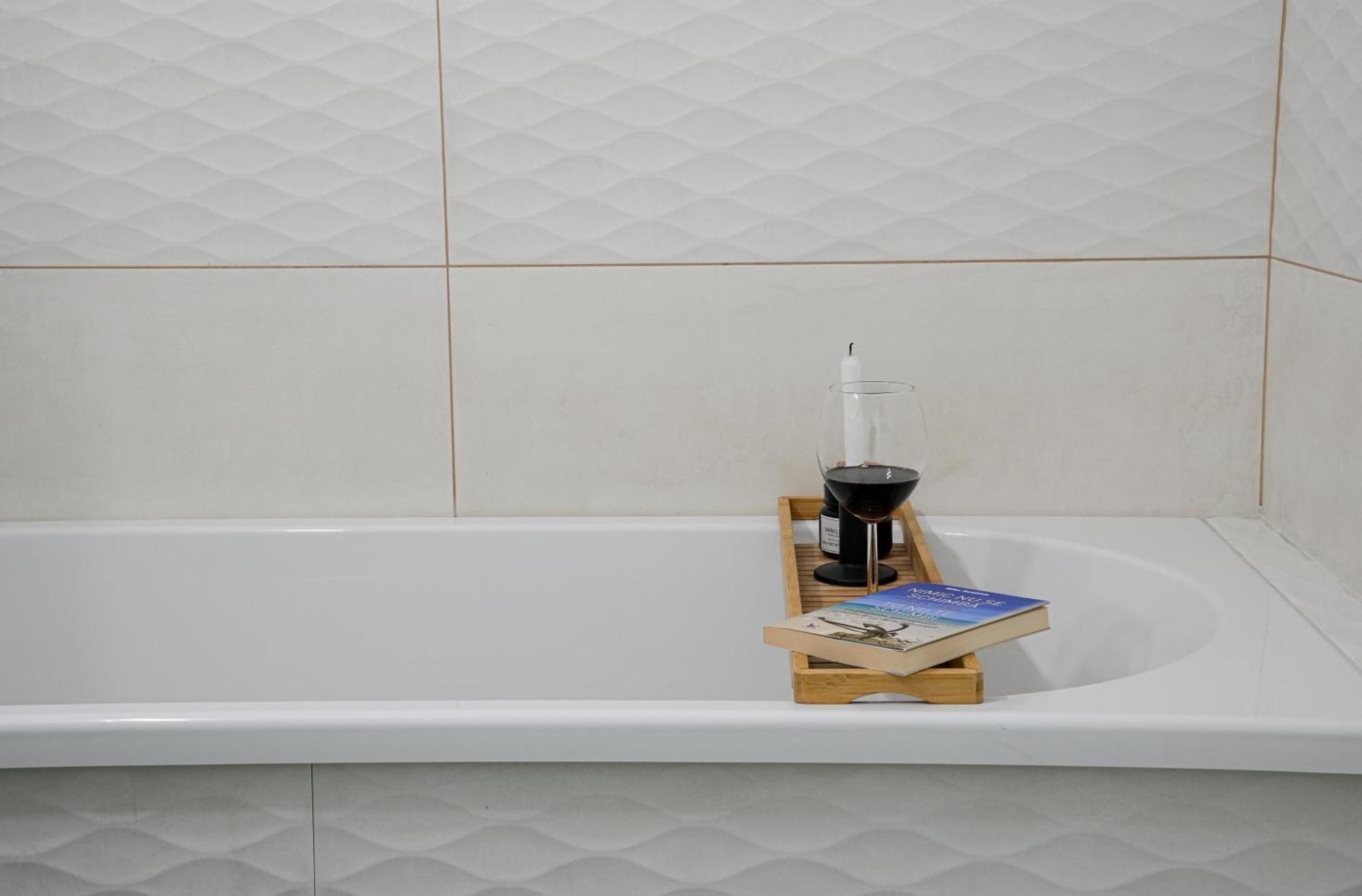 Apartament Gabi - Chic With Parking Close To Veranda Mall *