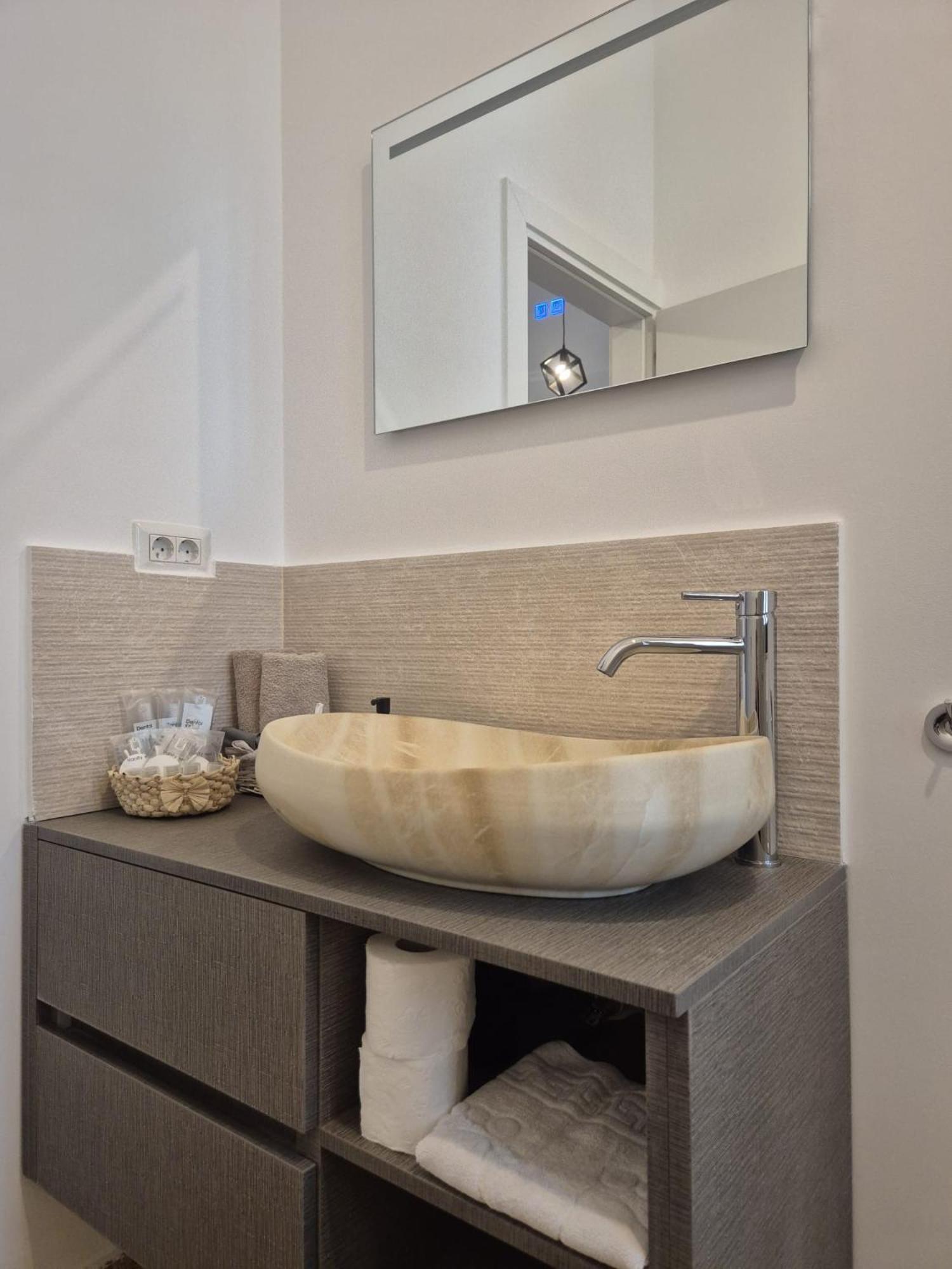Apartment Great At Piata Romana Bucharest