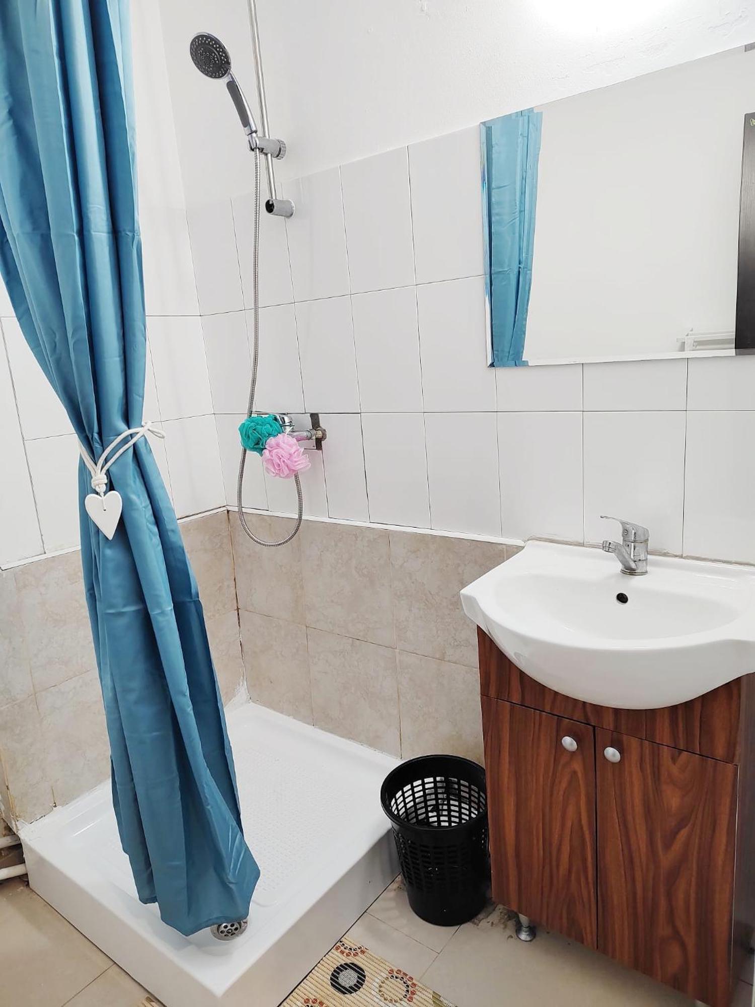 Old Town Bucharest- Shared Homestay