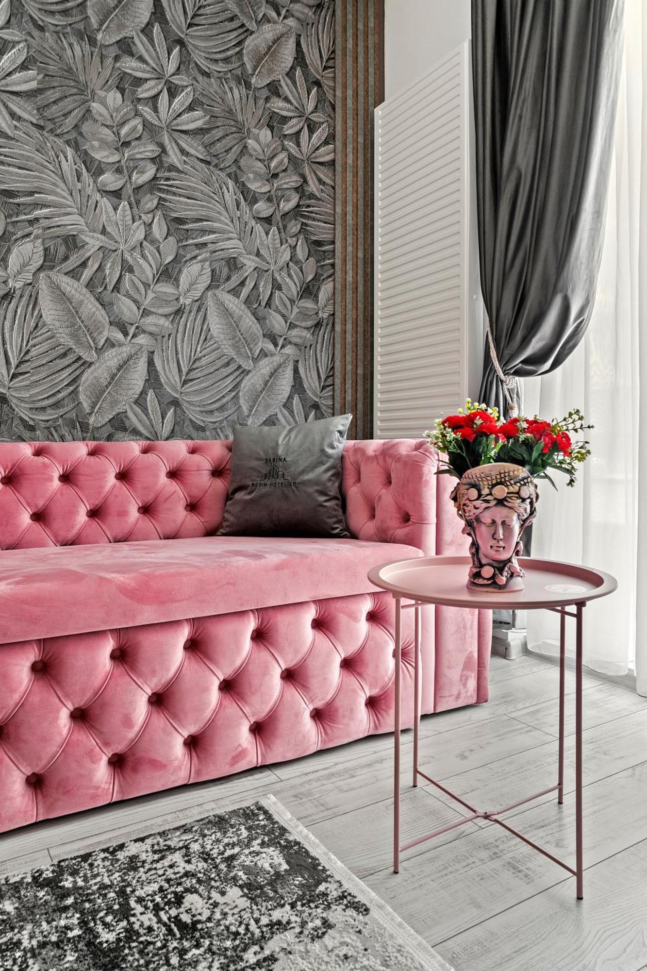 Luxury Rose * Bucharest