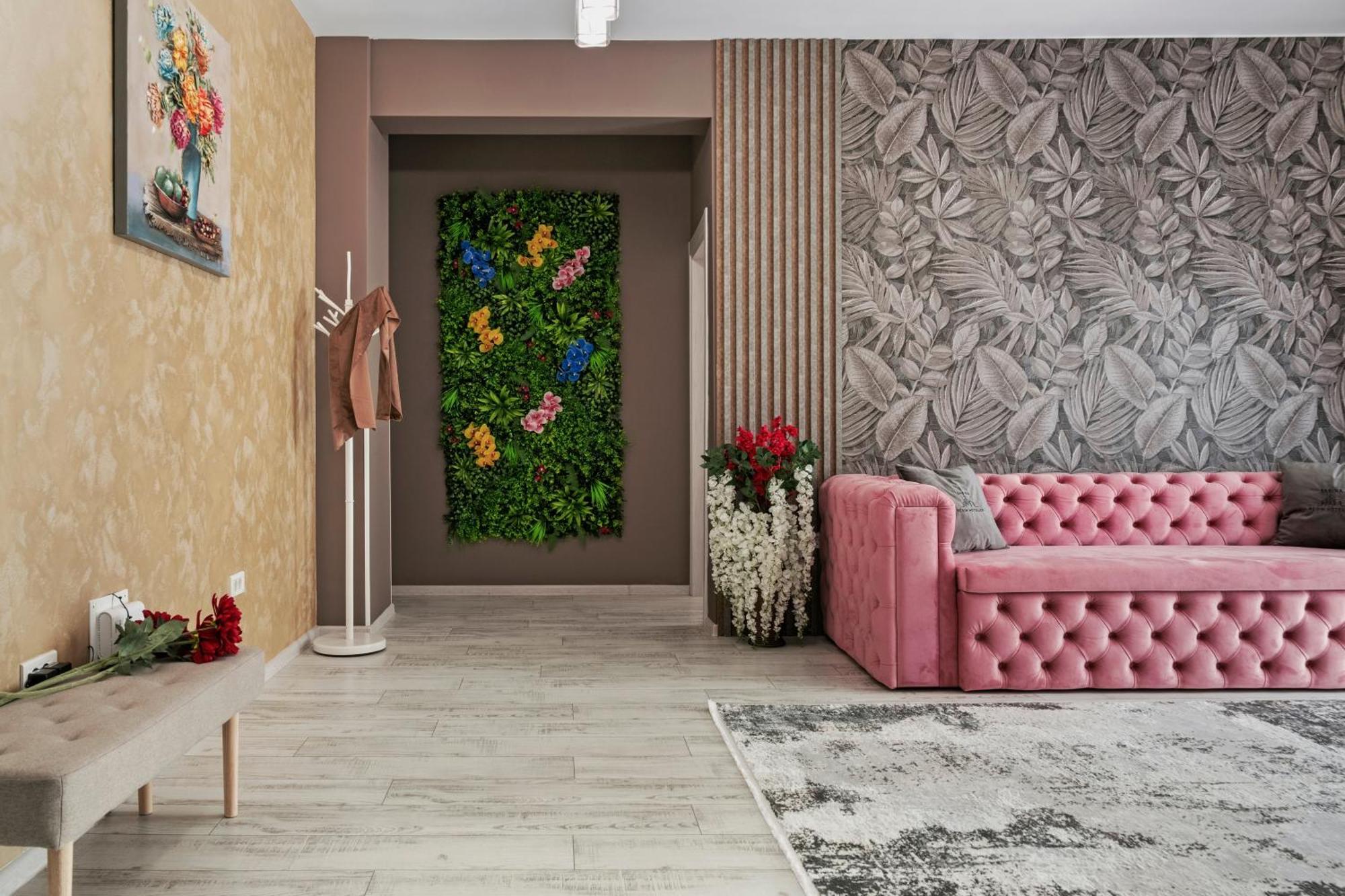 Luxury Rose * Bucharest