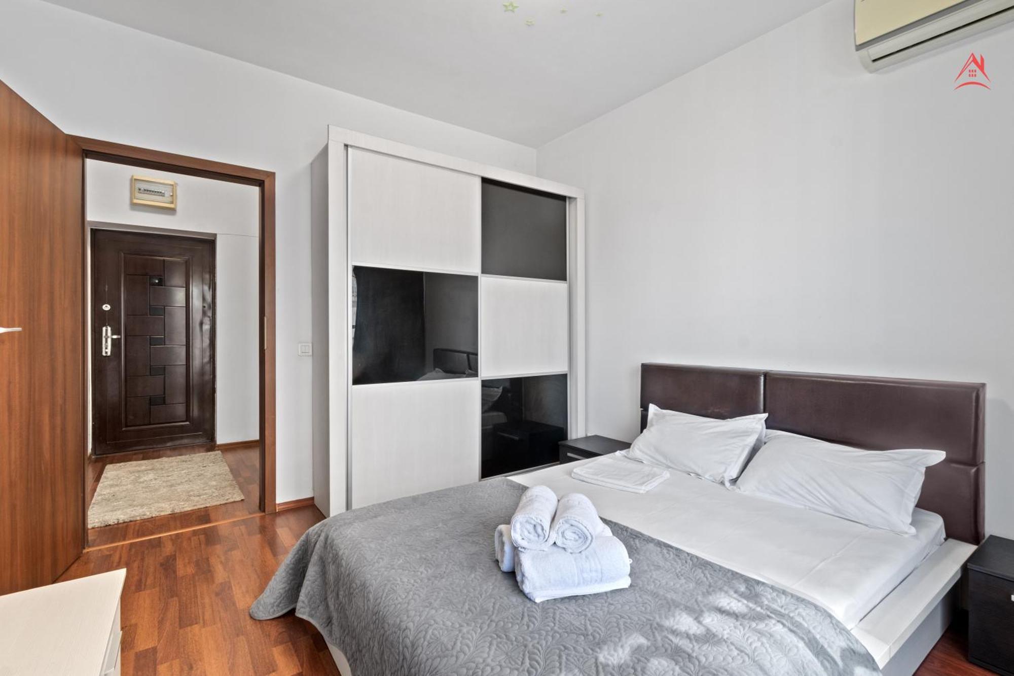 Apartment Dreamhouse Titan - Rasarit De Soare Bucharest