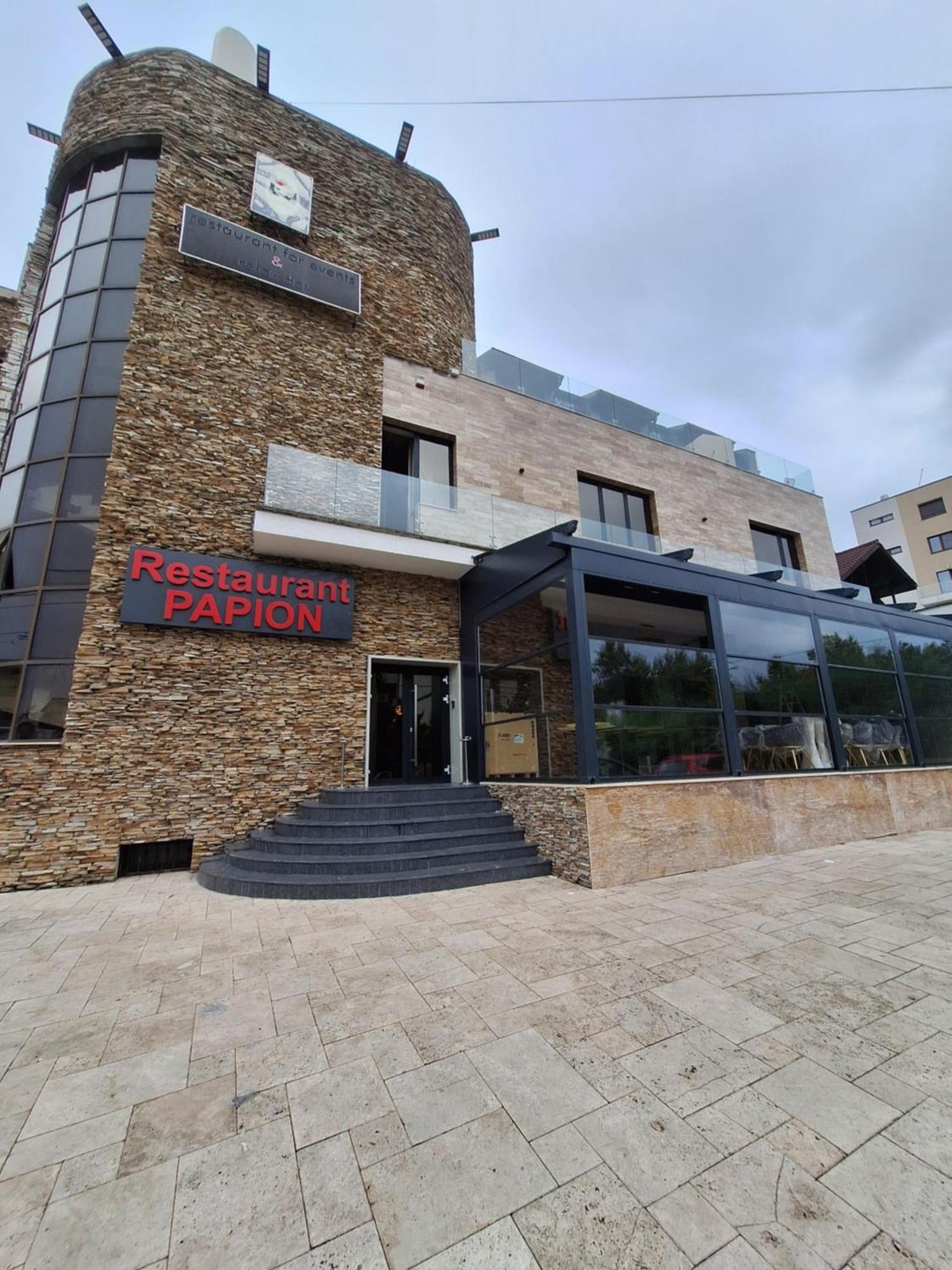 Papion 3* Bucharest