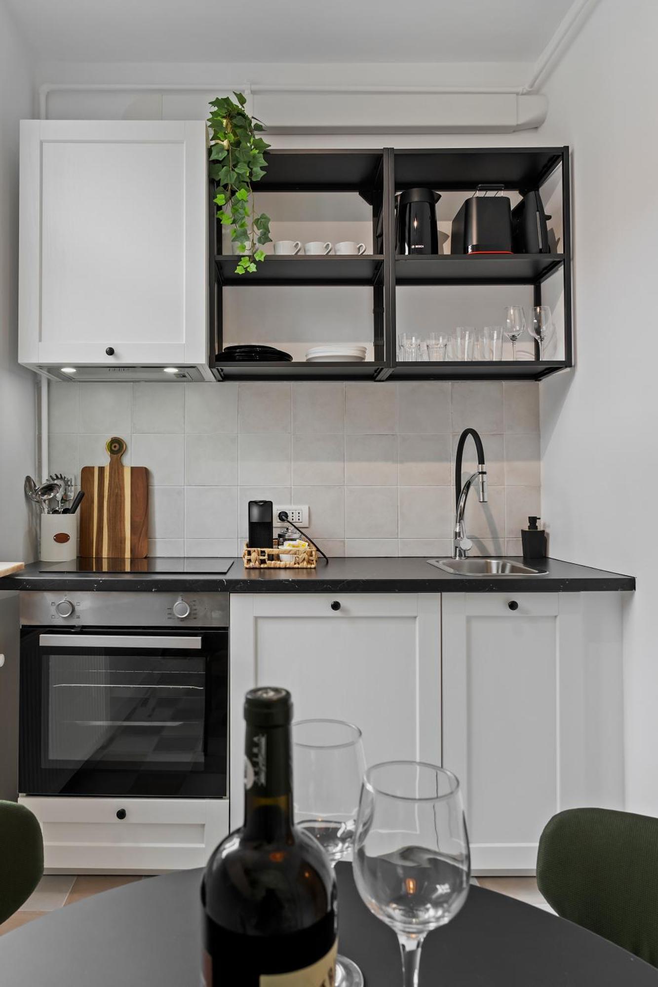 Old Rise Apartment *