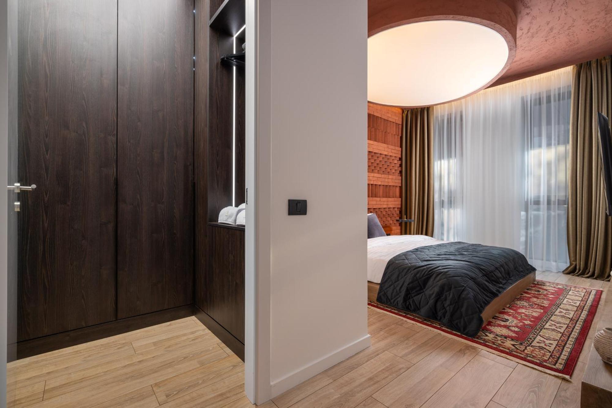Apartment Win Herastrau - Luxury Jungle Vibes 2br - Private Parking Bucharest