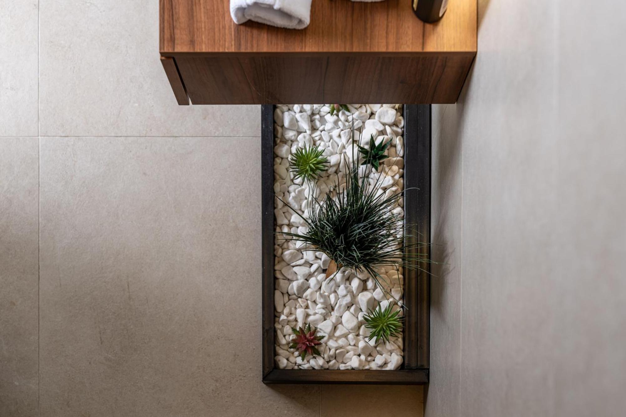 Win Herastrau - Luxury Jungle Vibes 2br - Private Parking Apartment Bucharest