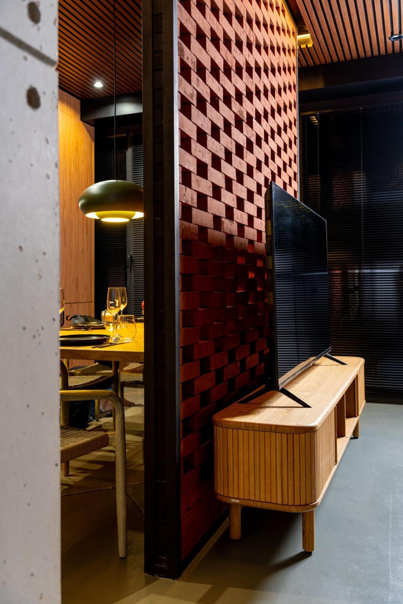 Win Herastrau - Luxury Jungle Vibes 2br - Private Parking Bucharest