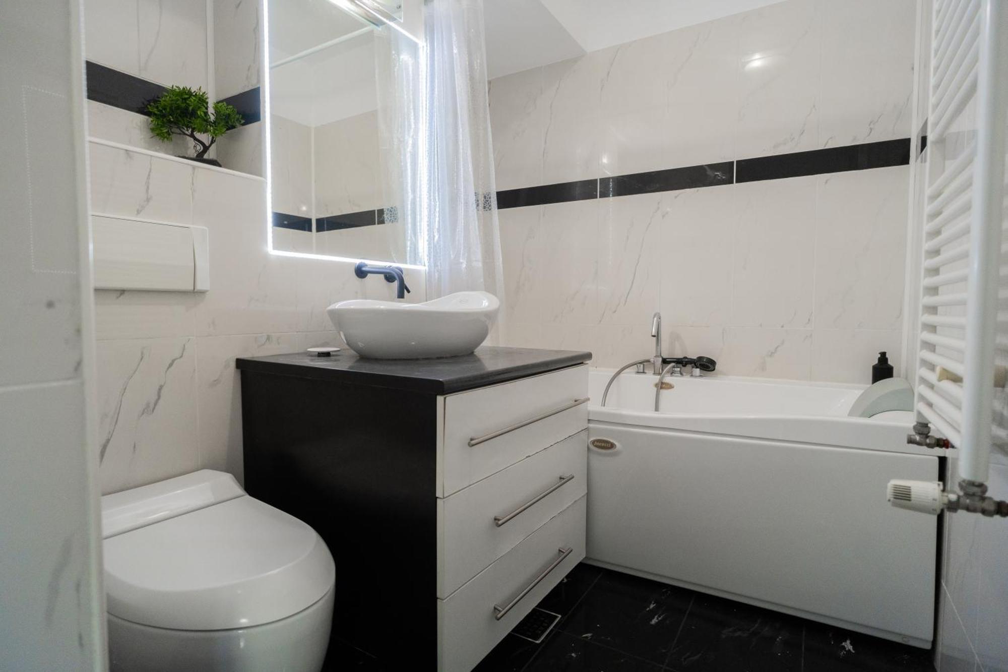 Cozy Close To Old Town Apartament *