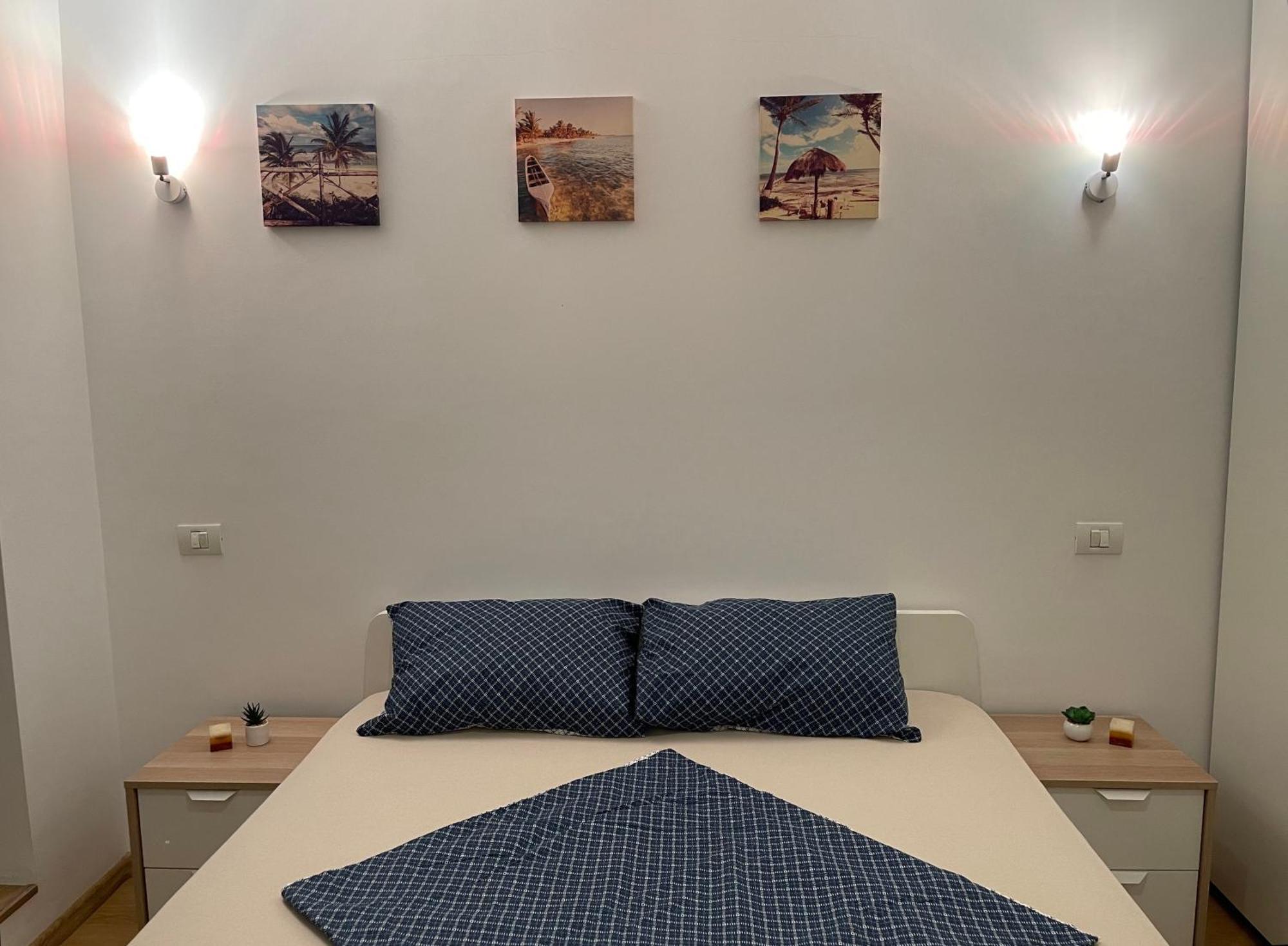 Apartment Intimate Escape *