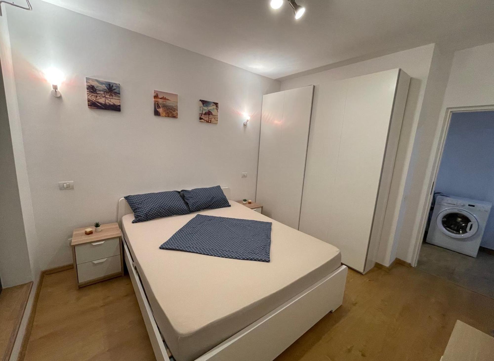 Apartment Intimate Escape *