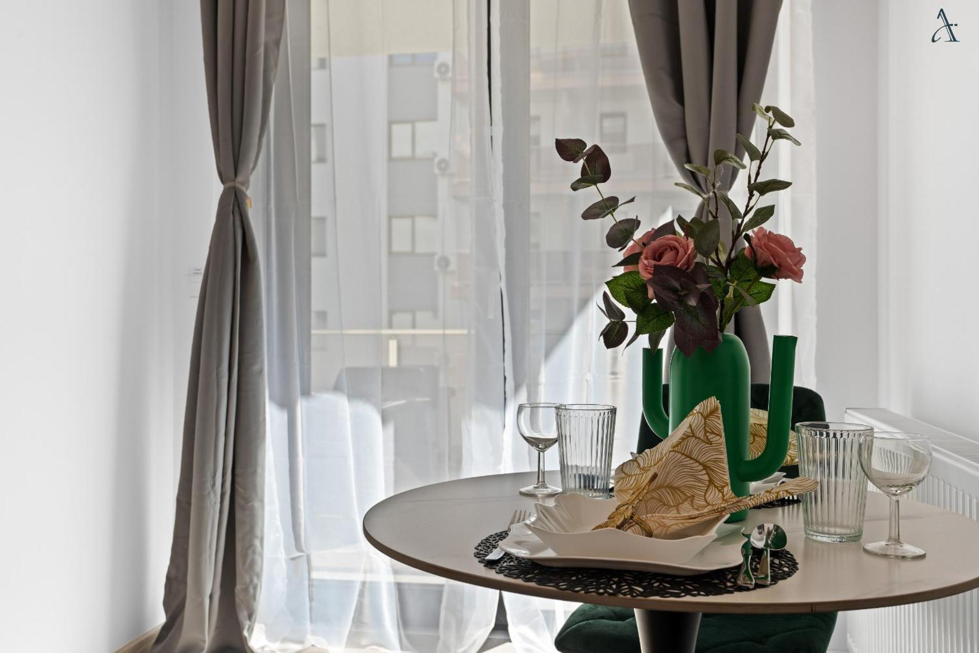 Kesem - The Velvet With Ground Level Indoor Parking * Bucharest