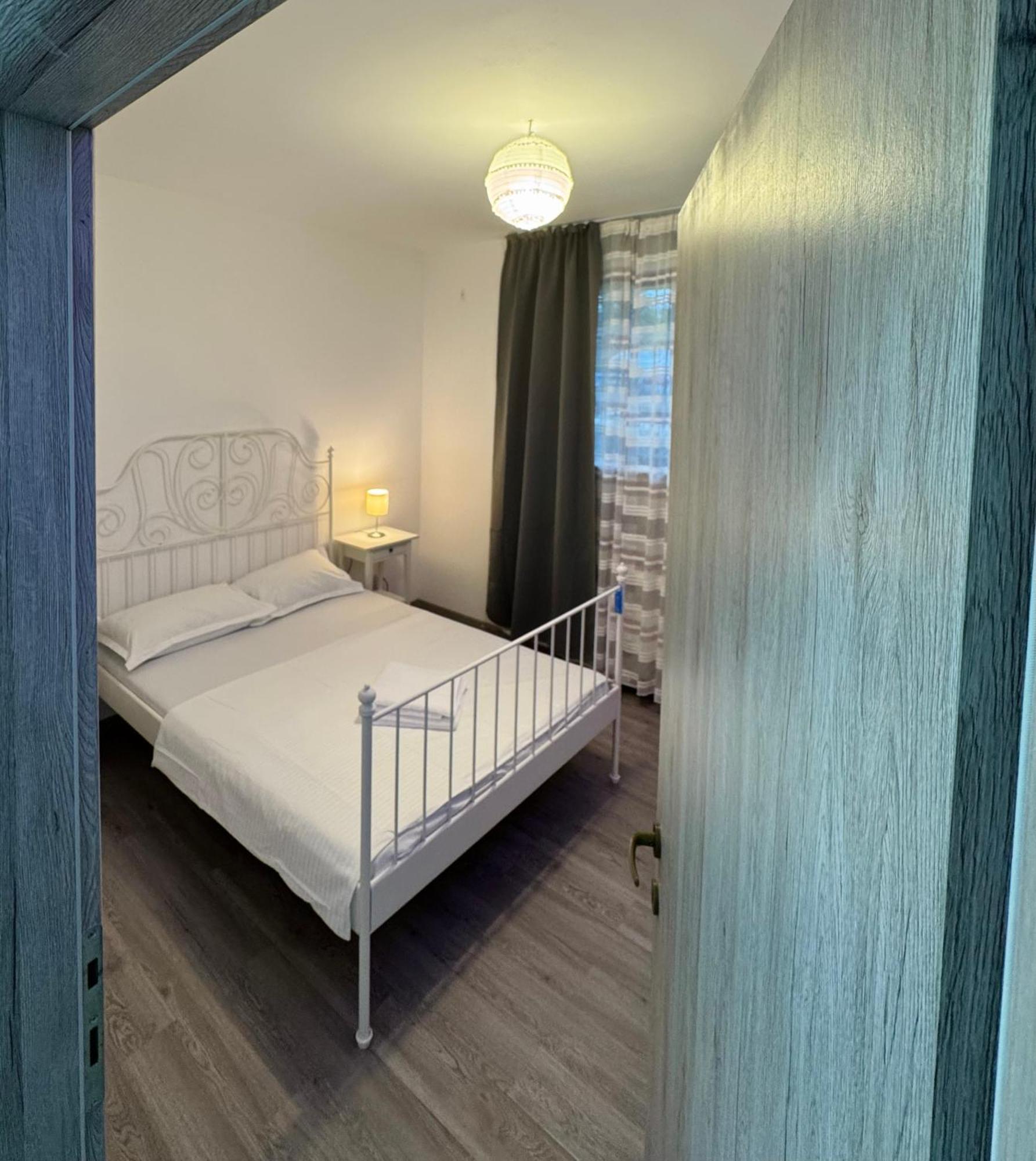 Solar D3, Private Parking, One Bedroom *