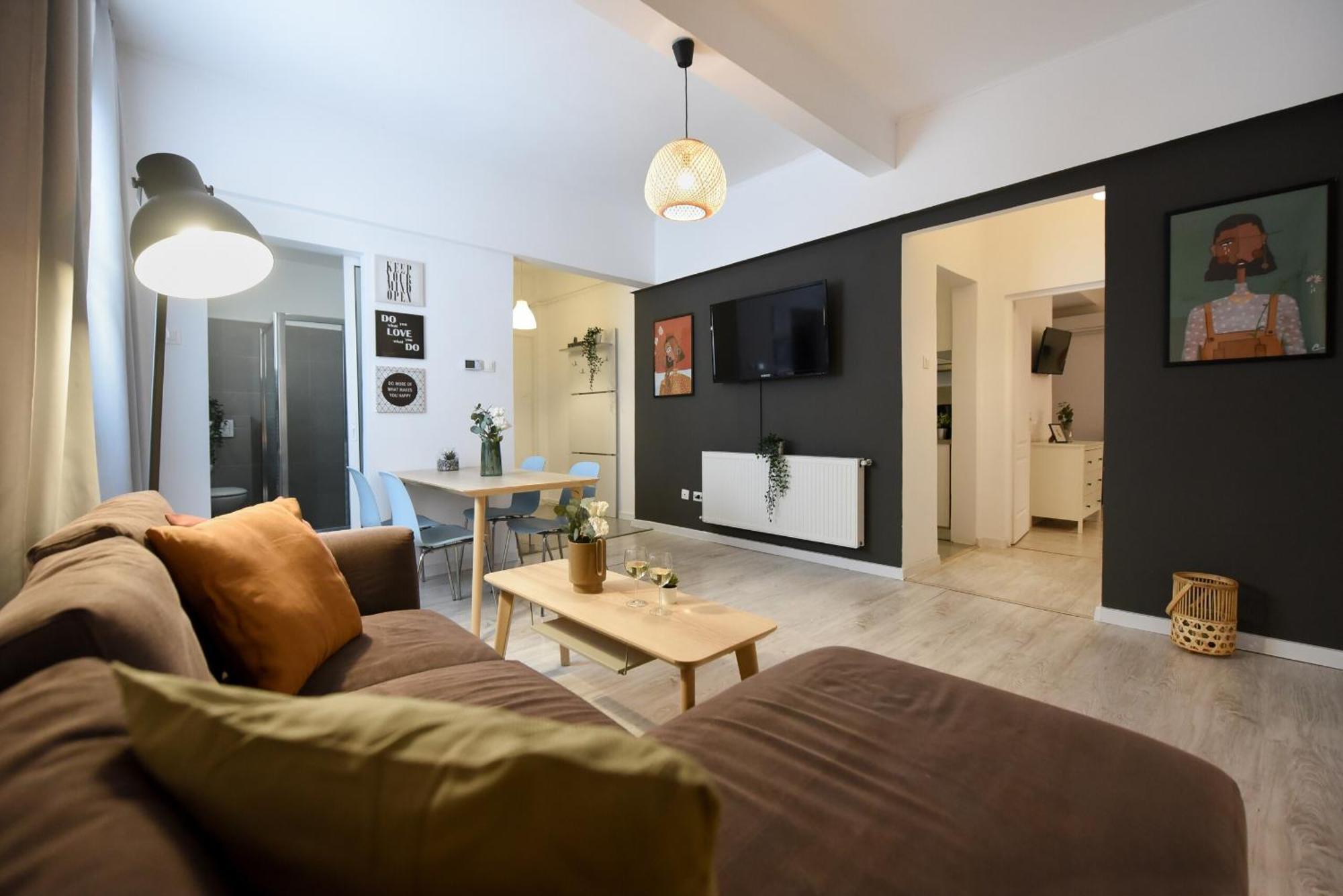Cozy 2-bedroom Retreat In The Heart Of History Bucharest