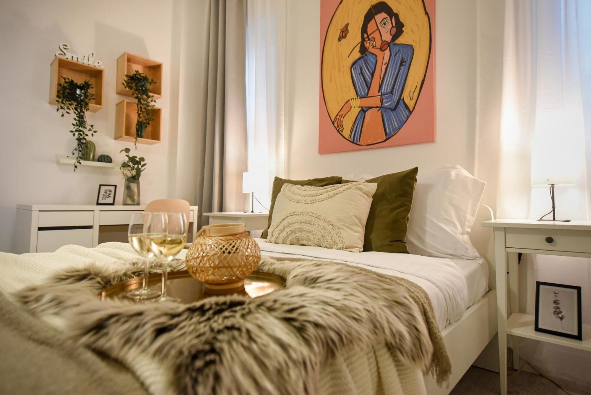 Cozy 2-bedroom Retreat In The Heart Of History Apartment *