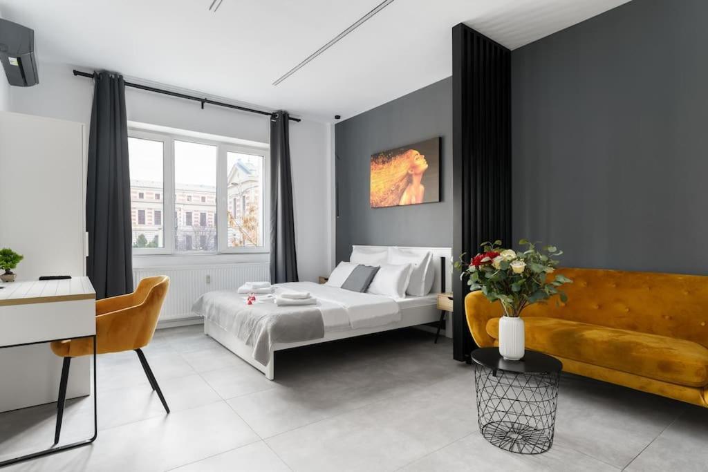 Hematite - Selestate * Bucharest