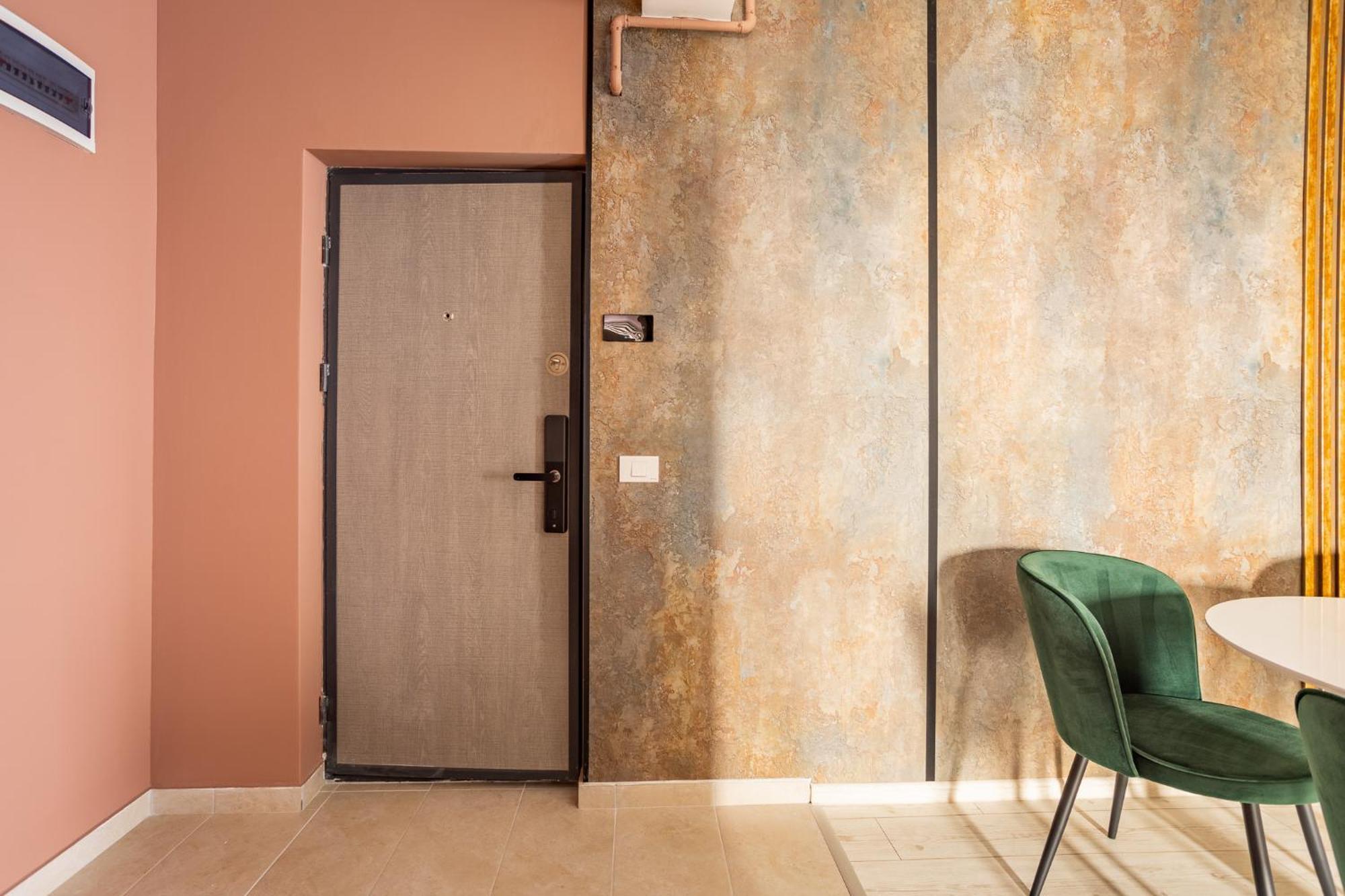 Luxury Rose Apartment