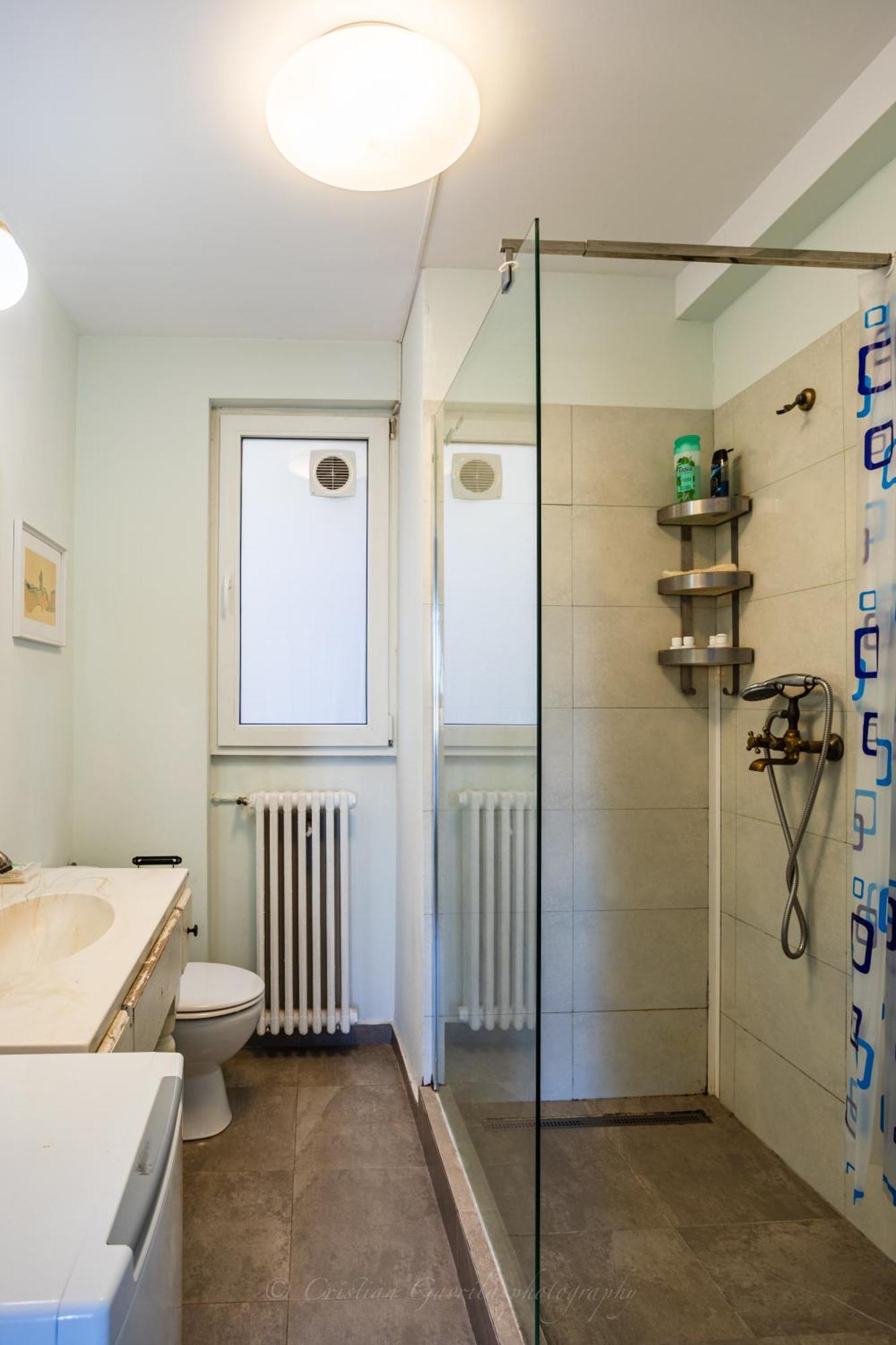 University Apartment Bucureşti