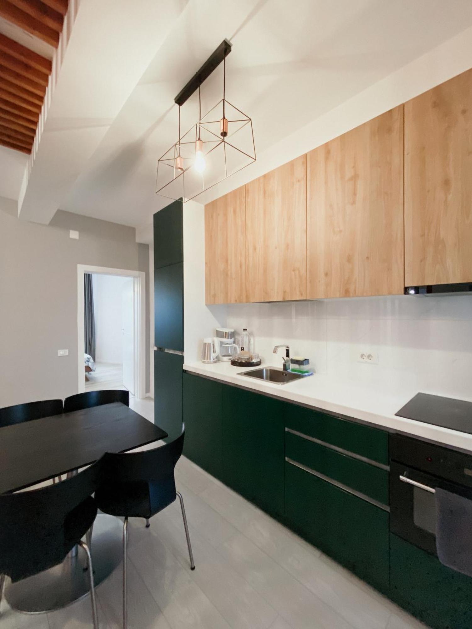Exclusive In The Center Of Apartment