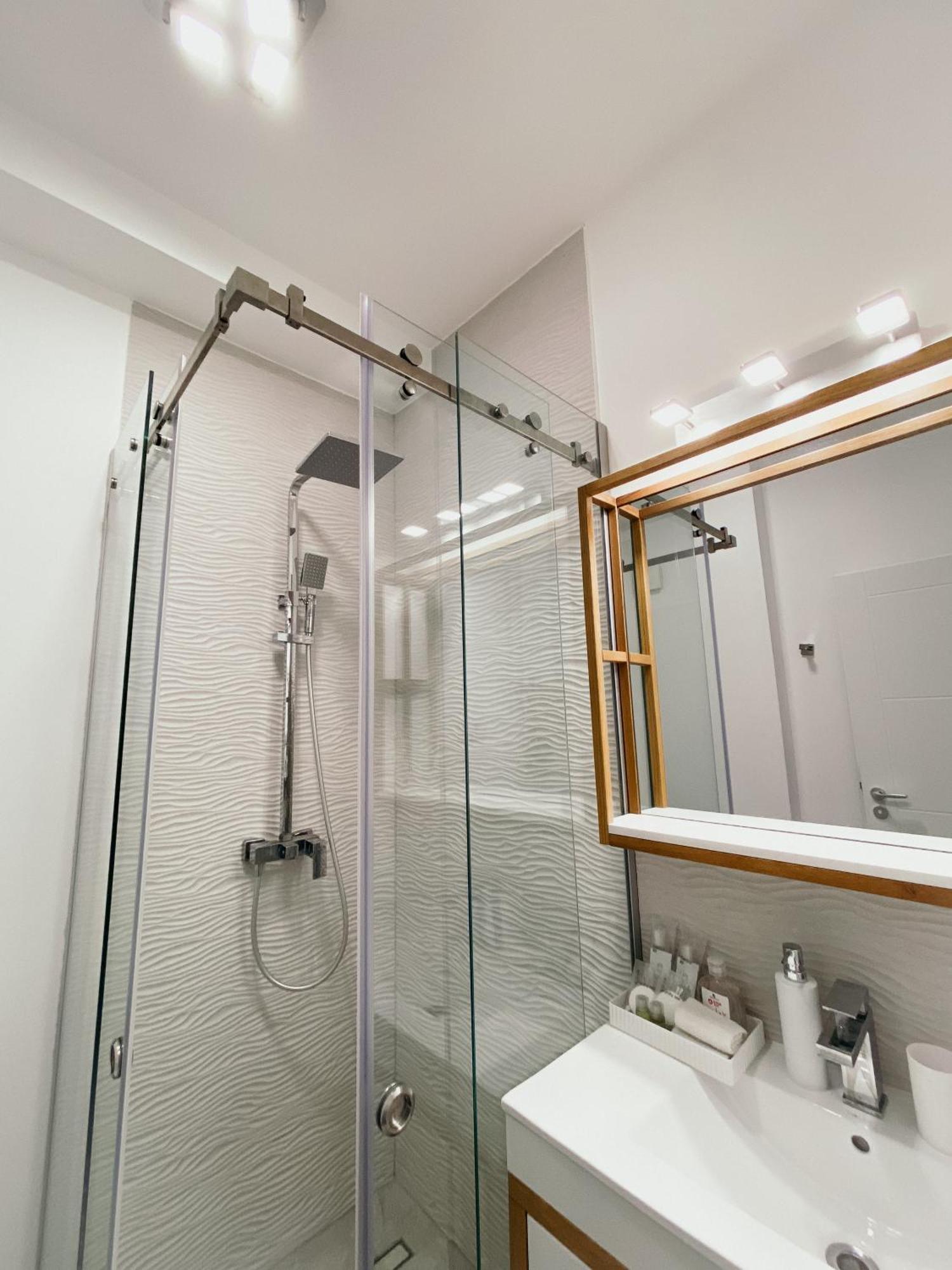 Exclusive In The Center Of Apartment *