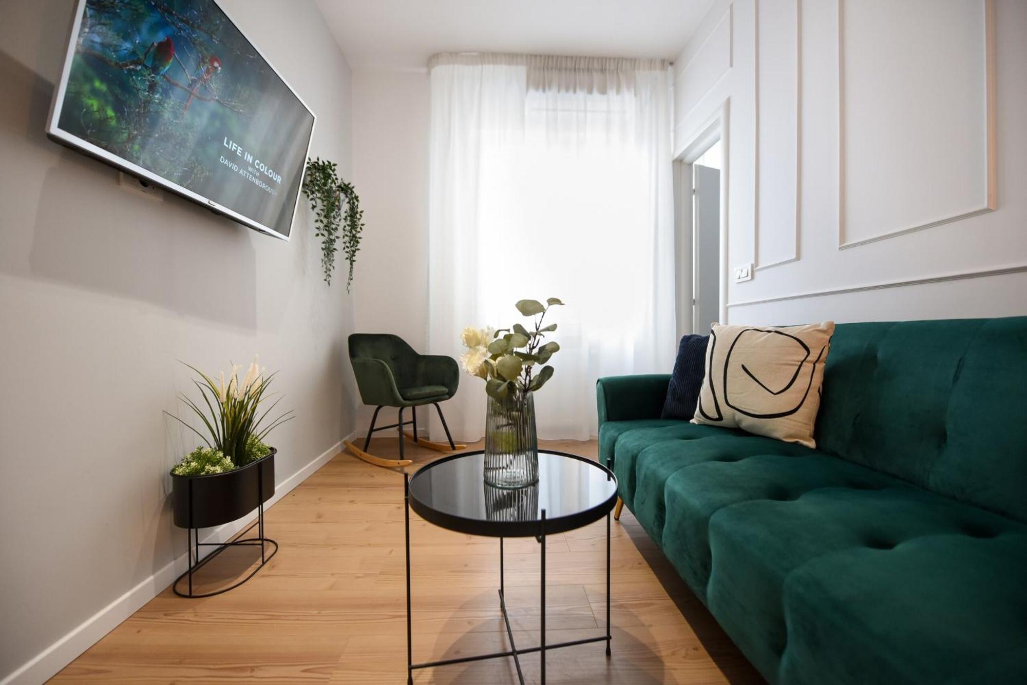 Apartment Comfy 1br With Balcony In