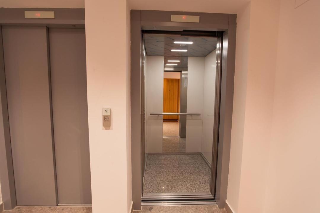 Escapism - Premium 1br With Parking *