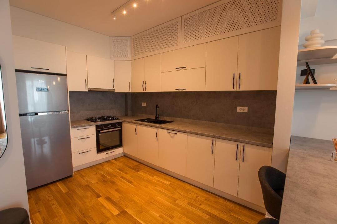 Escapism - Premium 1br With Parking Apartment