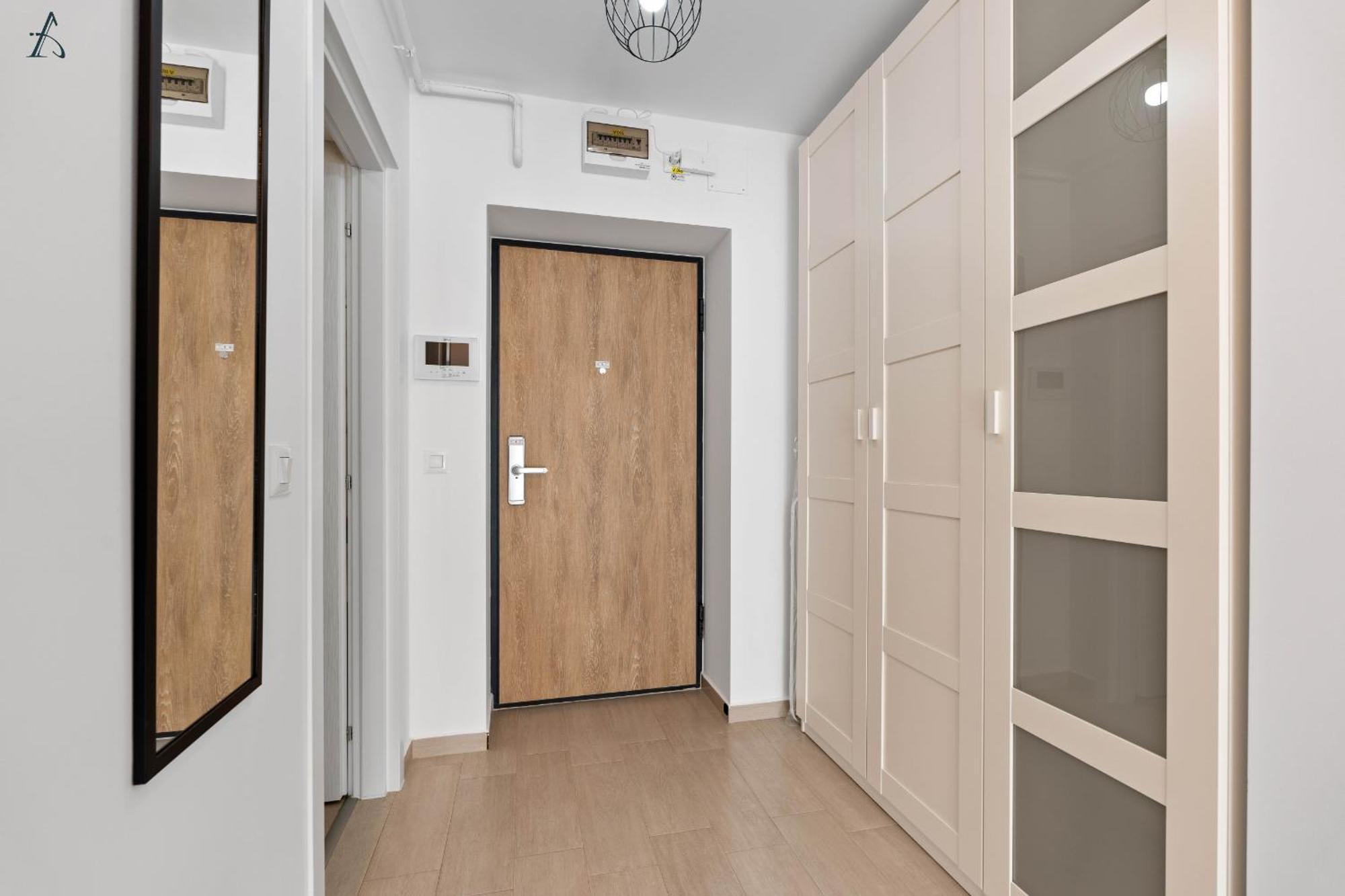 Kesem - The Velvet With Ground Level Indoor Parking Apartment *