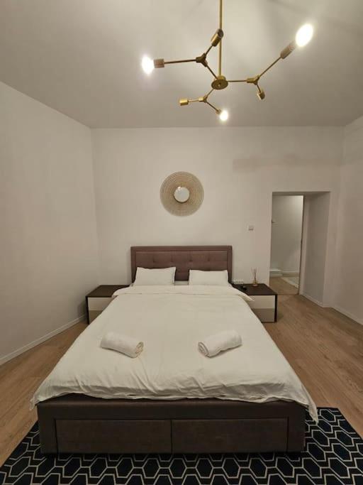 Heart Of Center 4br 2bath 10 Pers Bucareste