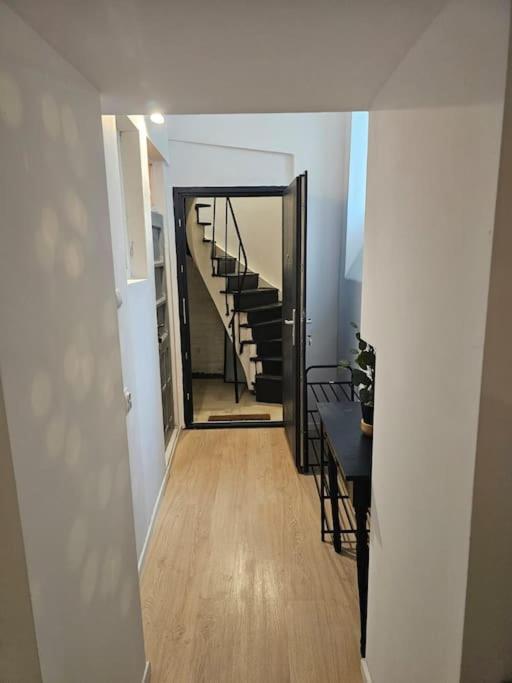 Heart Of Center 4br 2bath 10 Pers Apartamento