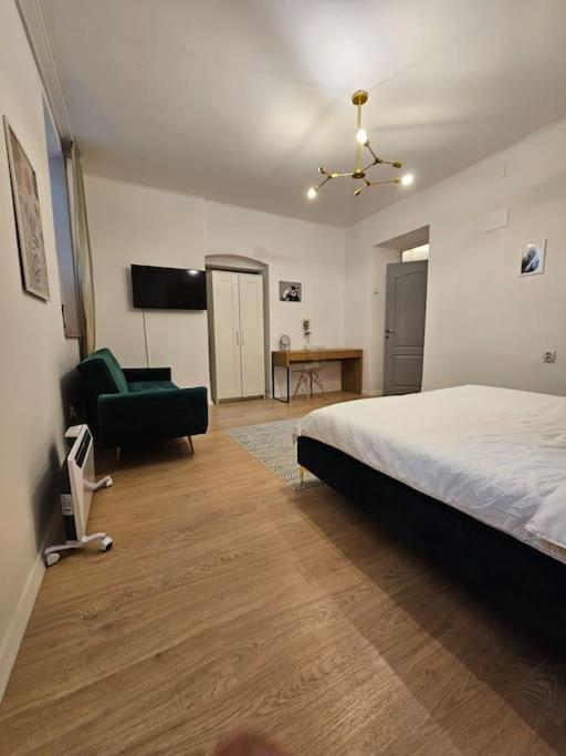 Heart Of Center 4br 2bath 10 Pers Apartamento *