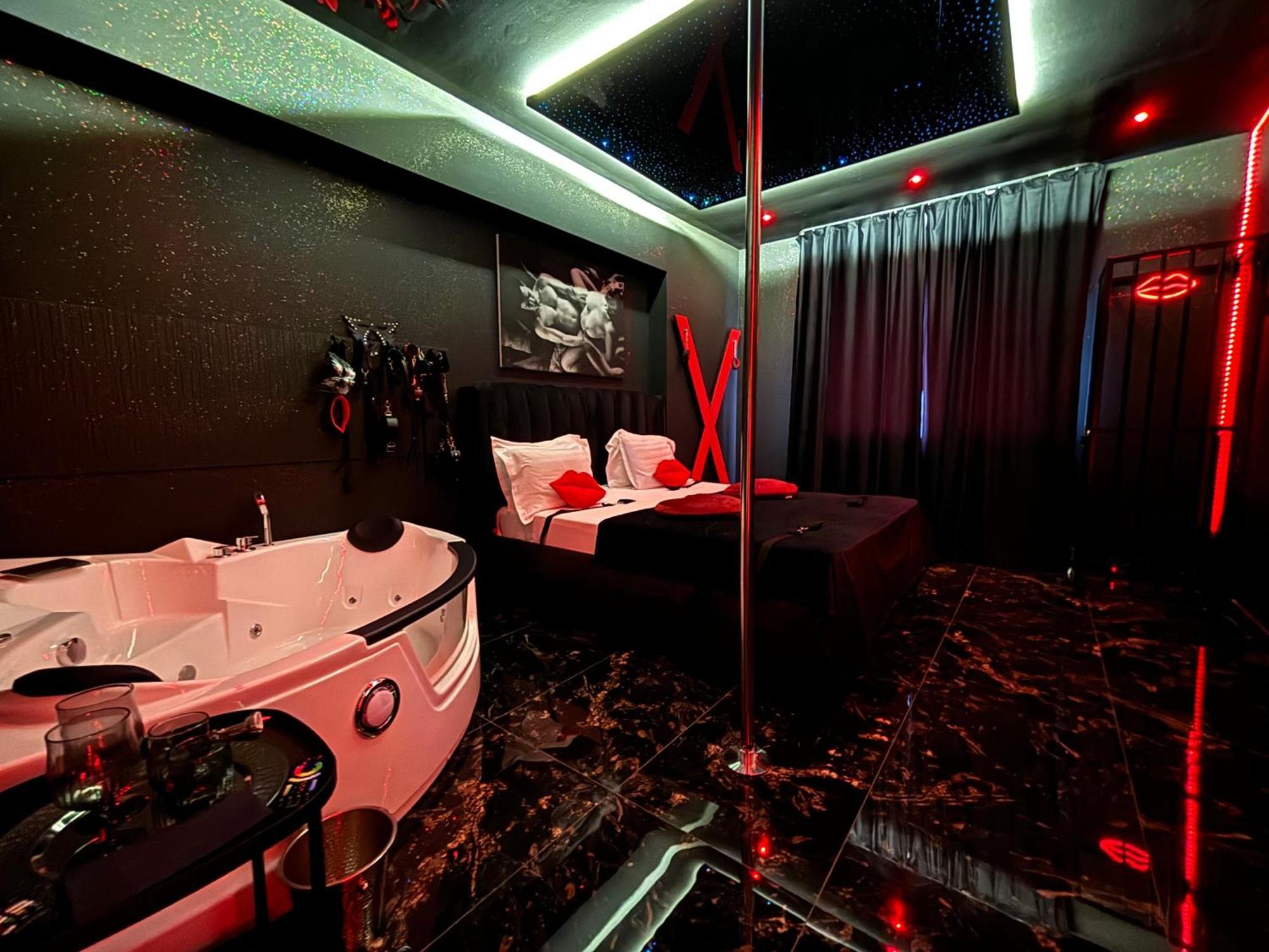 Romeo Nights - - Adults Only 3* Bucareste